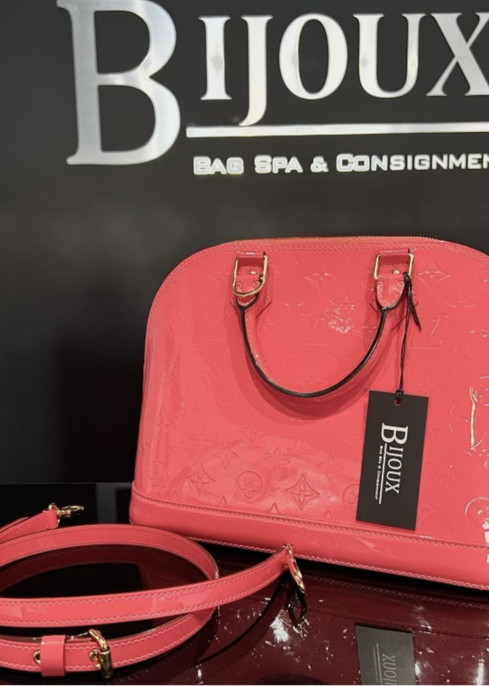 SOLD - Louis Vuitton Alma Vernis PM- Rose