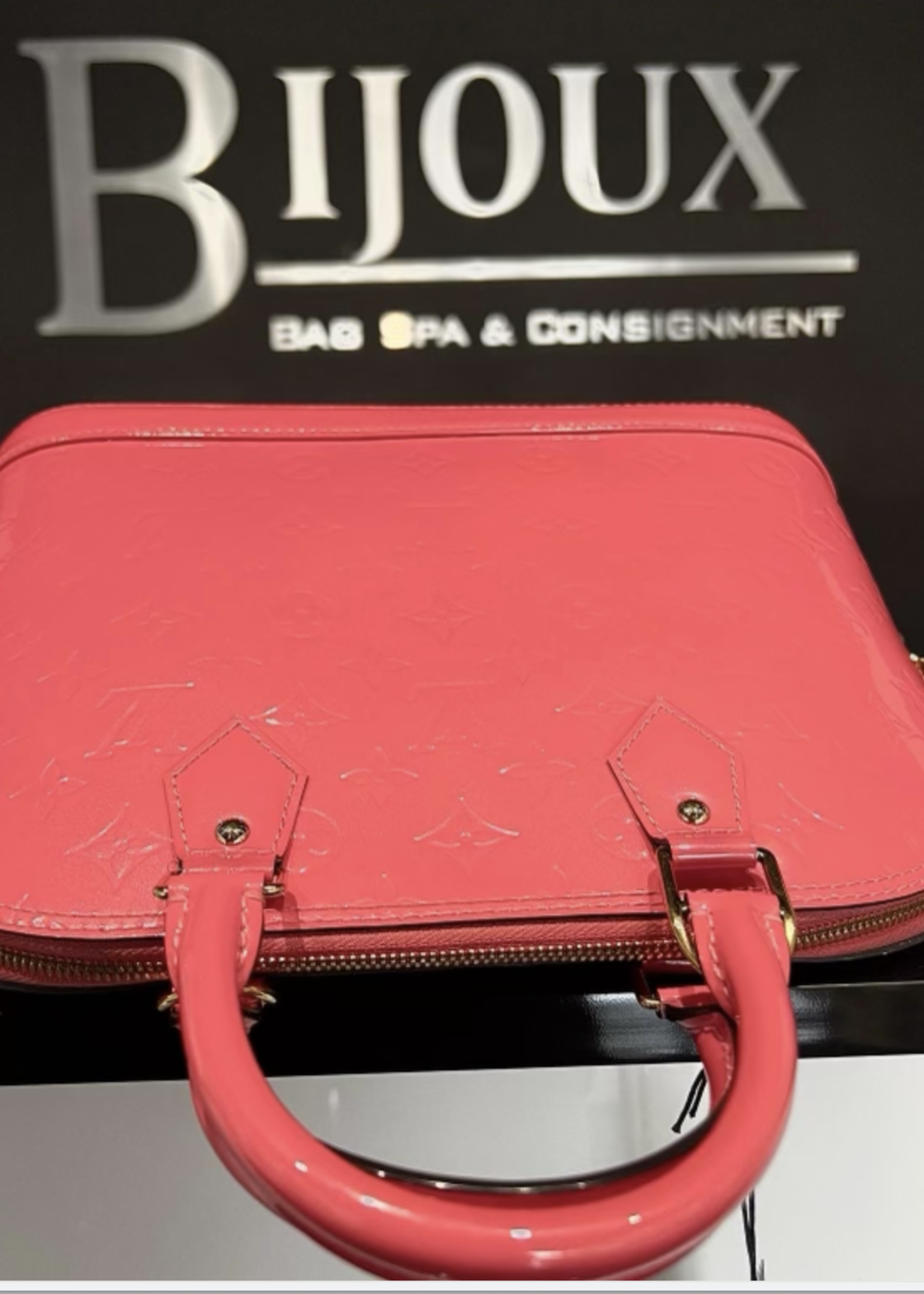 SOLD - Louis Vuitton Alma Vernis PM- Rose