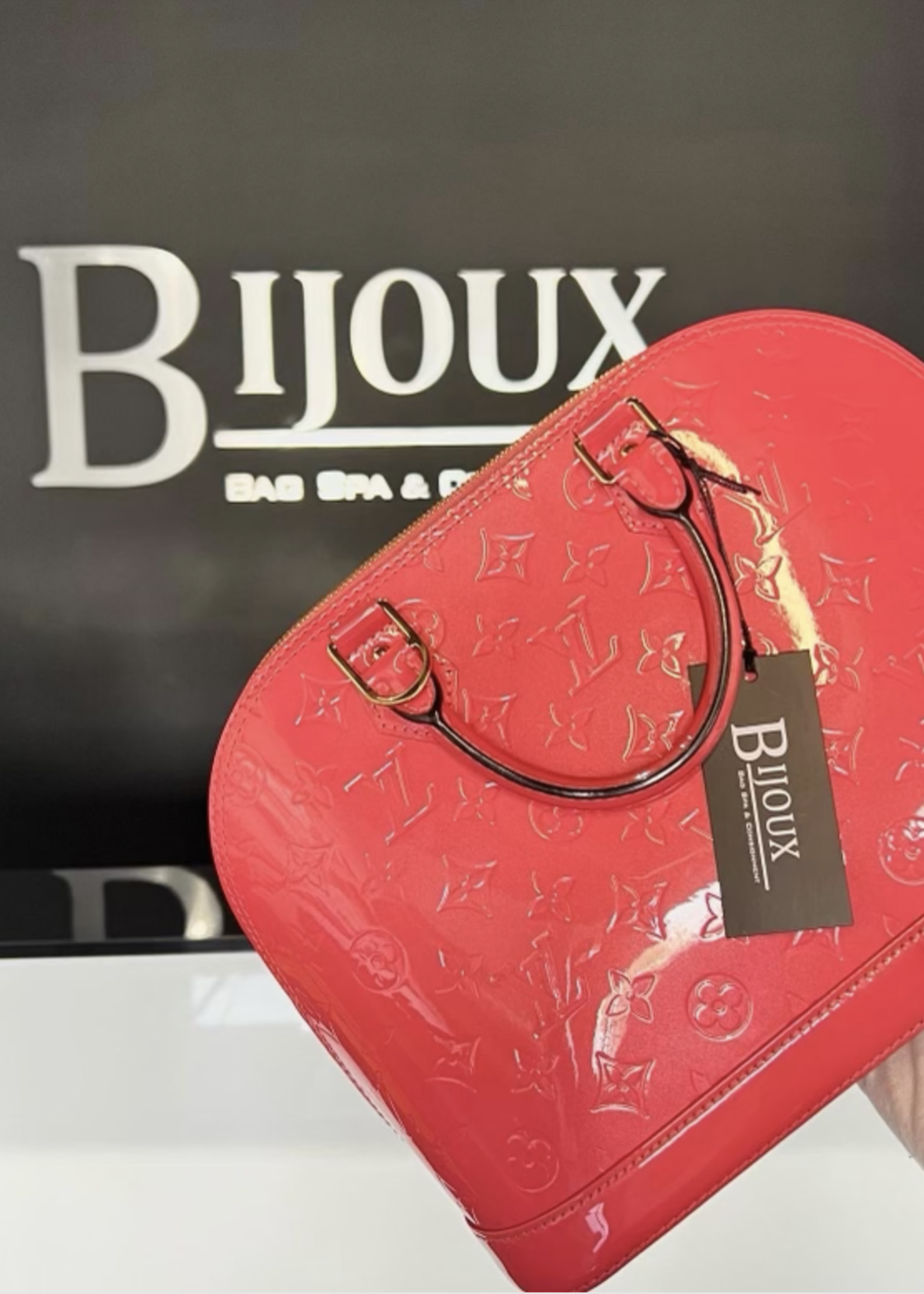 Louis Vuitton Alma PM - Bijoux Bag Spa & Consignment