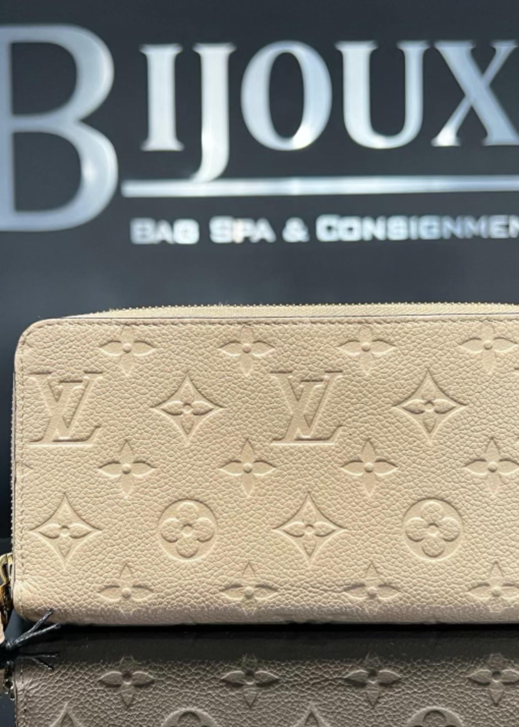 Louis Vuitton SOLD - Louis Vuitton Zippy Wallet  (Dune)