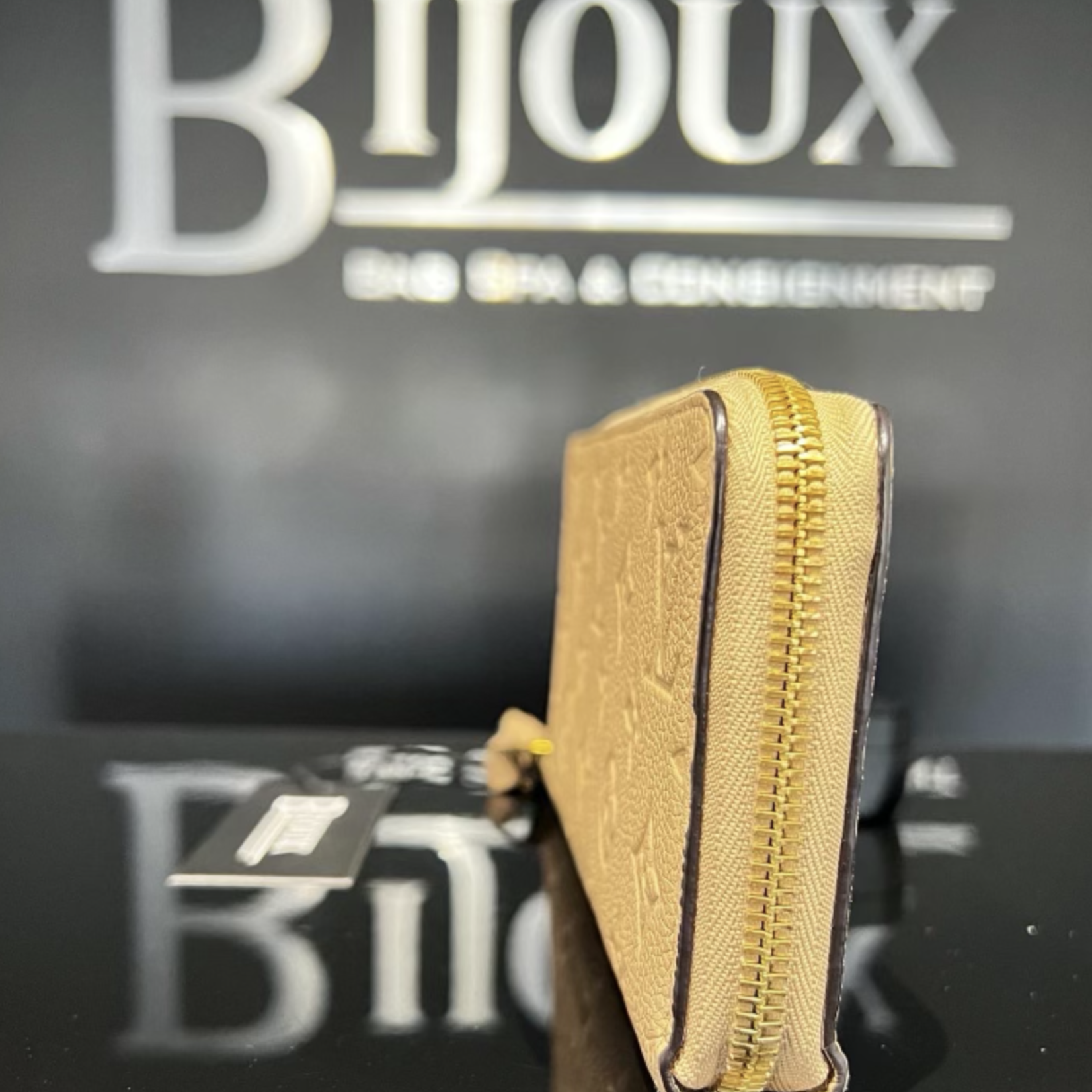 Louis Vuitton SOLD - Louis Vuitton Zippy Wallet  (Dune)