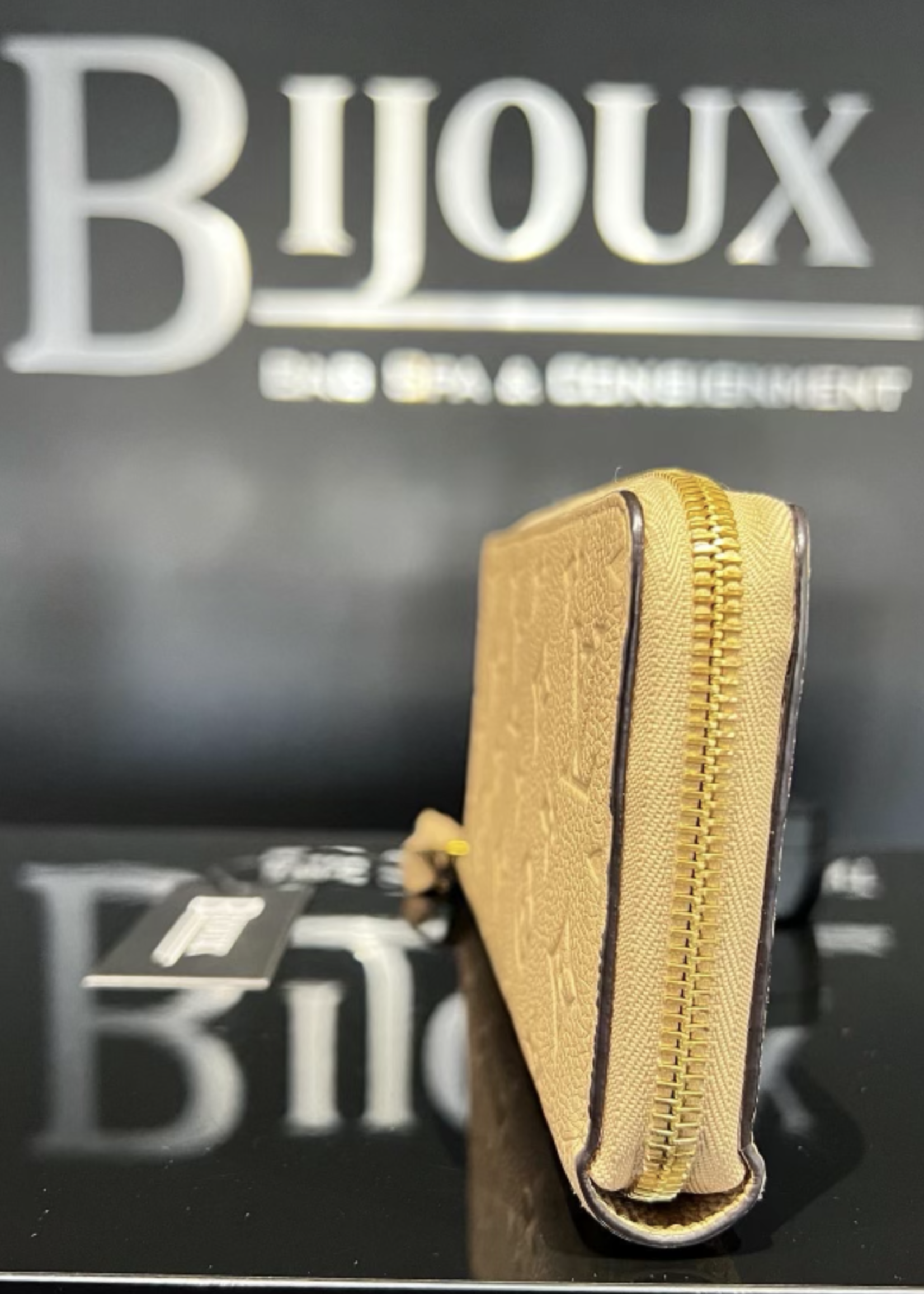 Louis Vuitton SOLD - Louis Vuitton Zippy Wallet  (Dune)