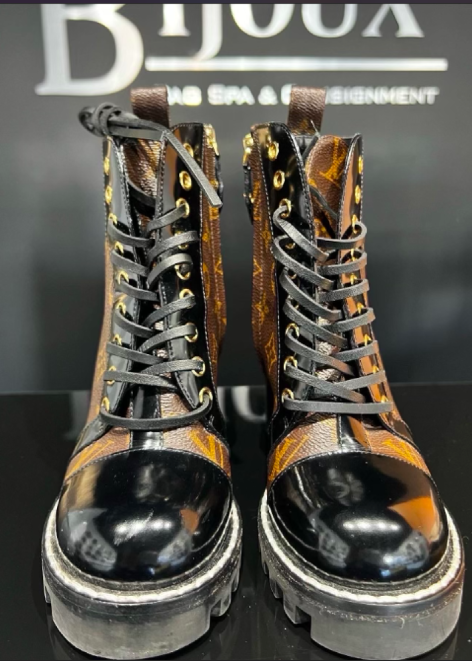 Louis Vuitton SOLD - Louis Vuitton Star Trail Ankle Boots - 35