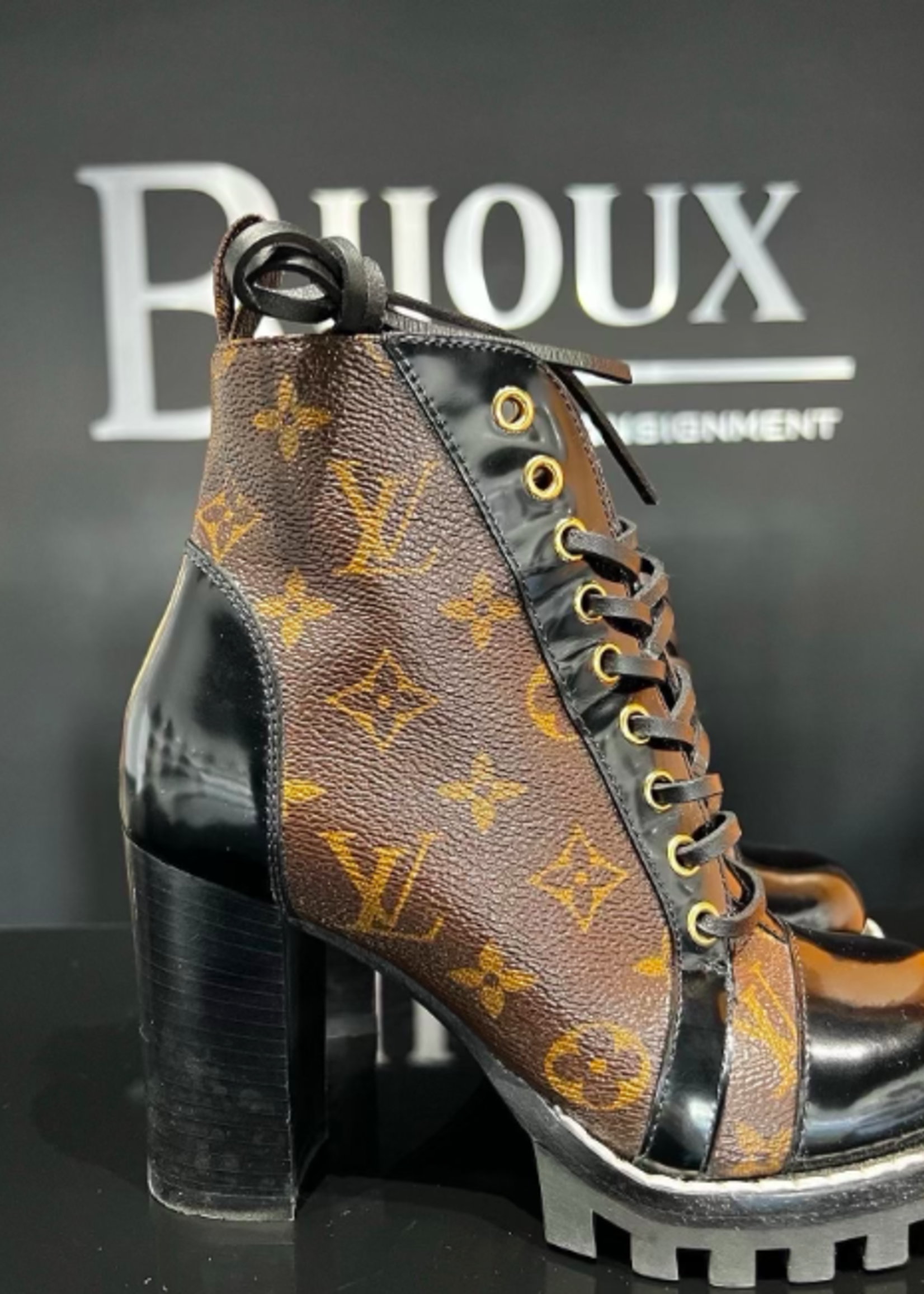 Louis Vuitton SOLD - Louis Vuitton Star Trail Ankle Boots - 35