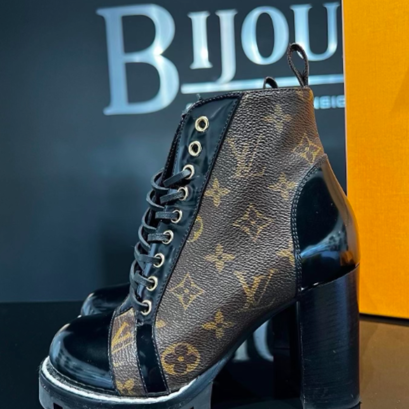 Louis Vuitton SOLD - Louis Vuitton Star Trail Ankle Boots - 35
