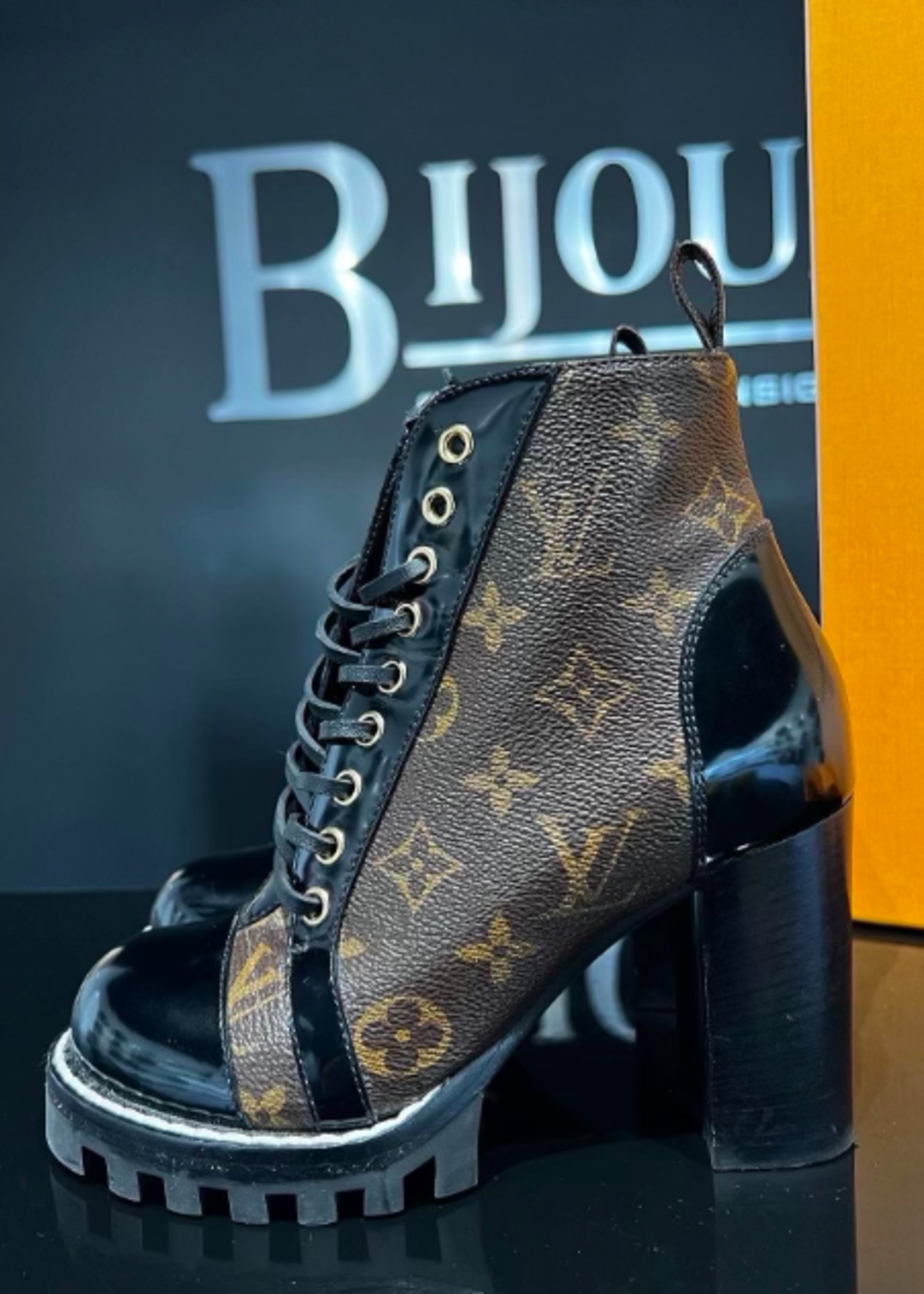 Louis Vuitton SOLD - Louis Vuitton Star Trail Ankle Boots - 35
