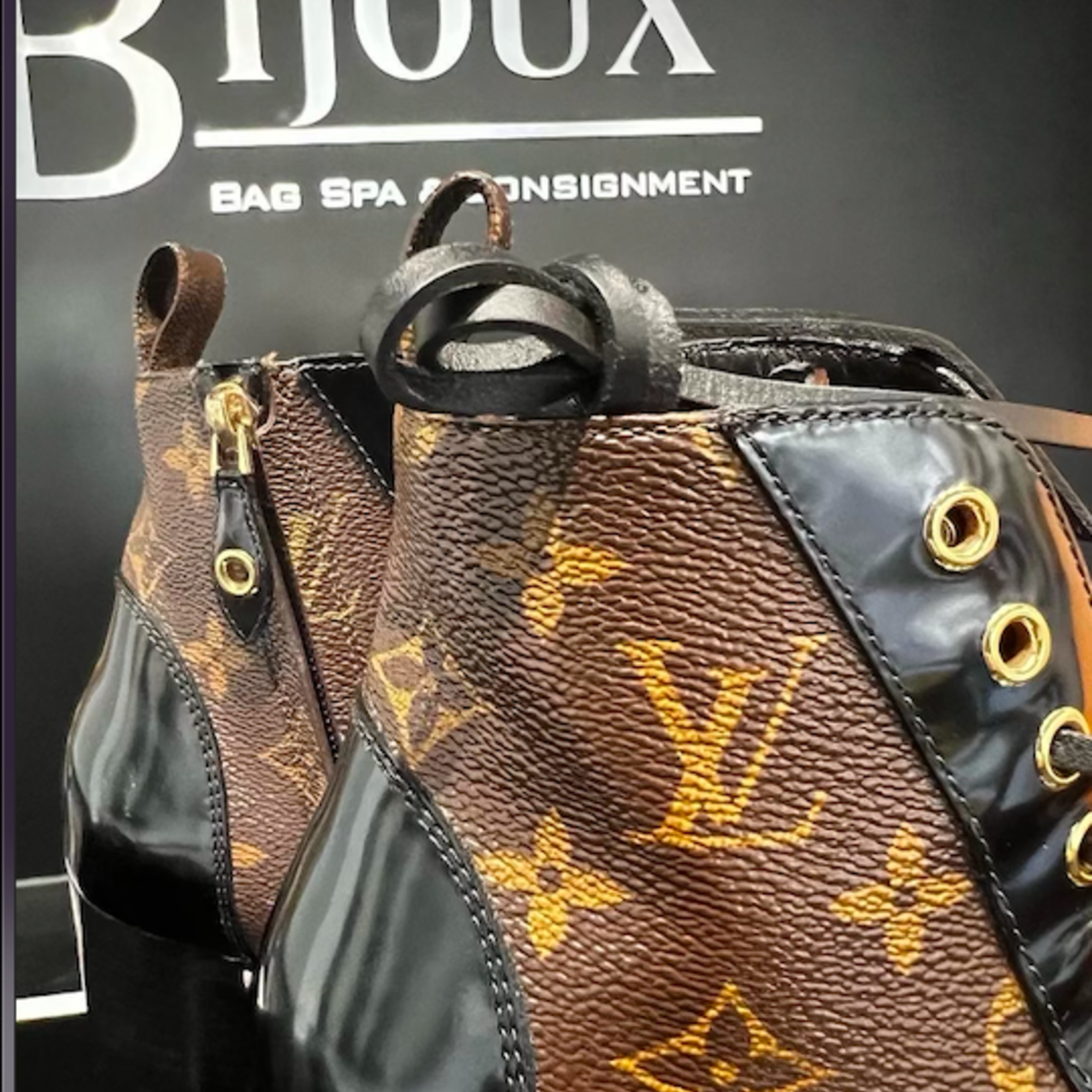 Louis Vuitton SOLD - Louis Vuitton Star Trail Ankle Boots - 35