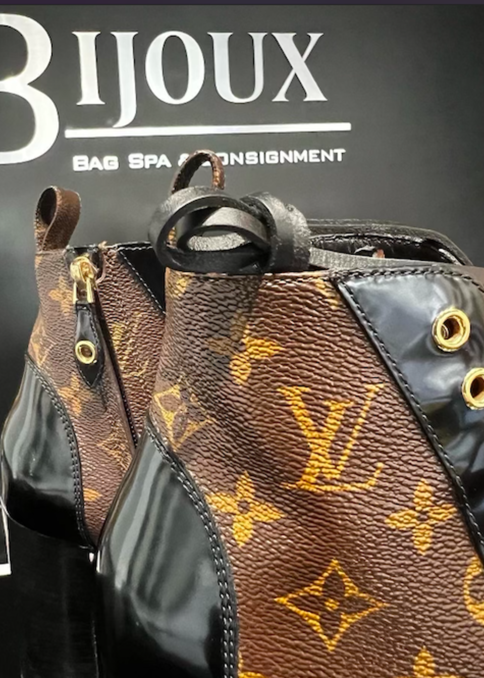 Louis Vuitton SOLD - Louis Vuitton Star Trail Ankle Boots - 35