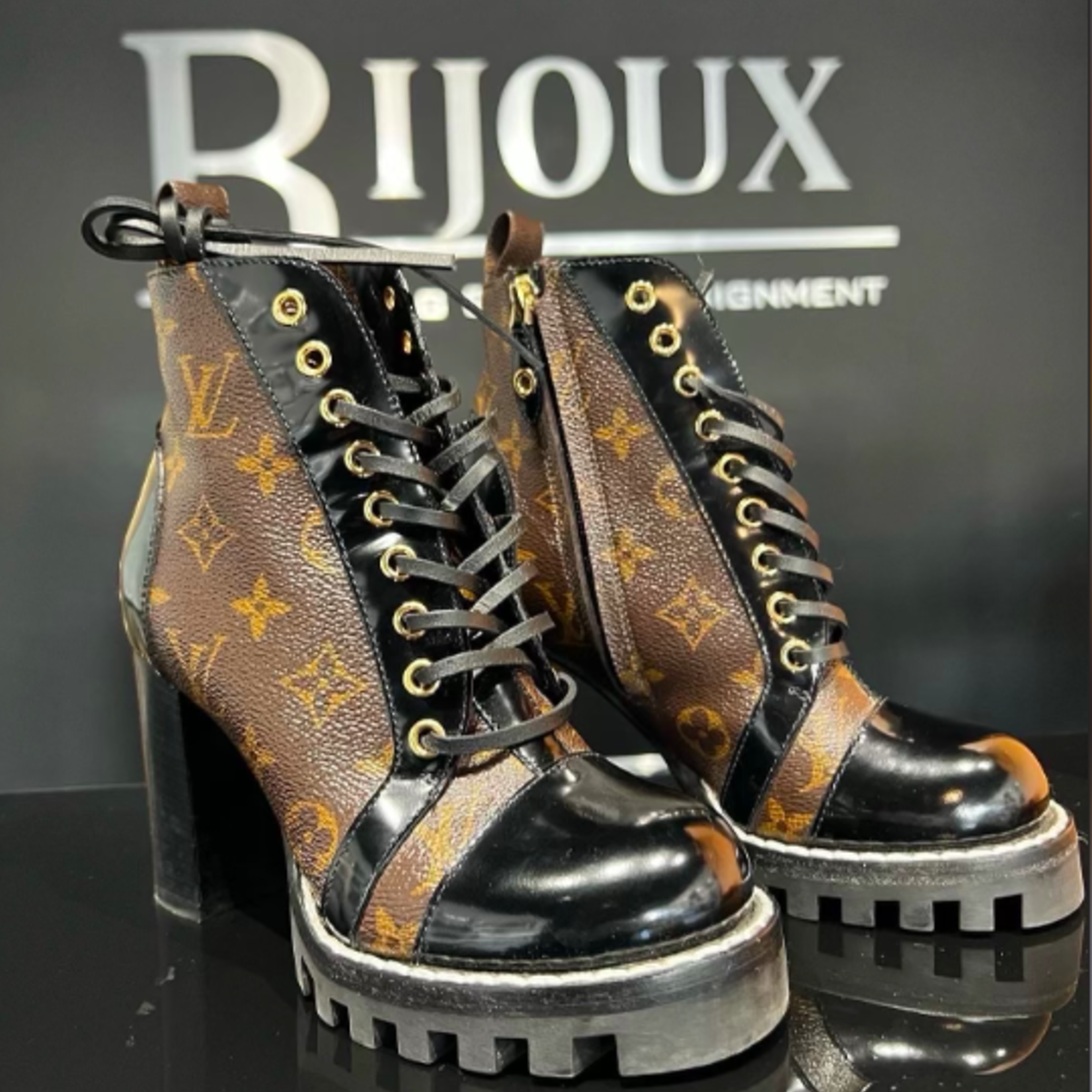 Louis Vuitton SOLD - Louis Vuitton Star Trail Ankle Boots - 35