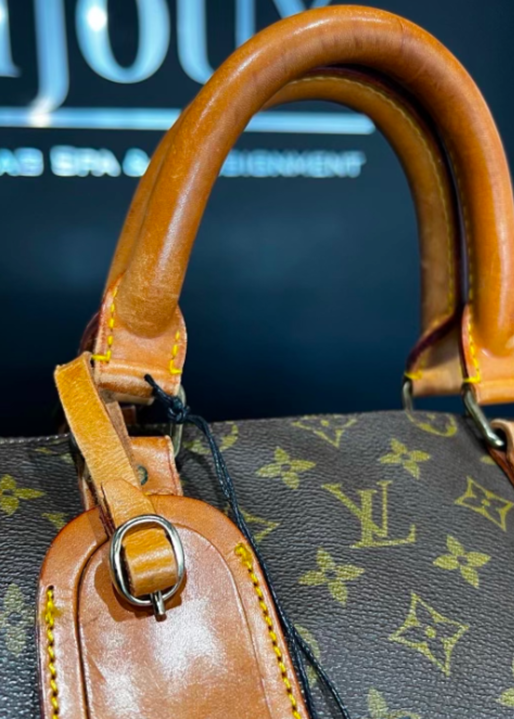 Louis Vuitton Vintage Keepall 55 - Bijoux Bag Spa & Consignment