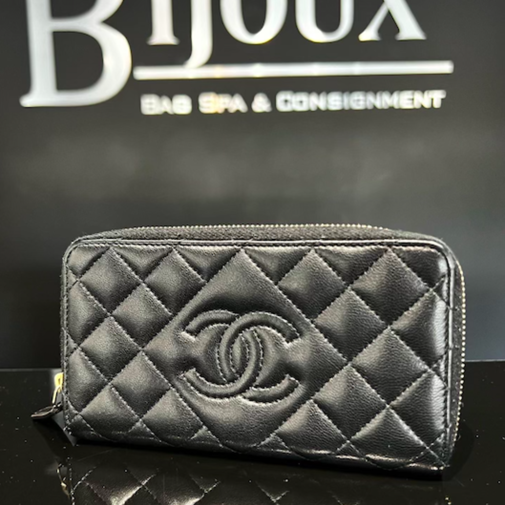 Chanel SOLD - Chanel Diamond Quilted Mini Wallet