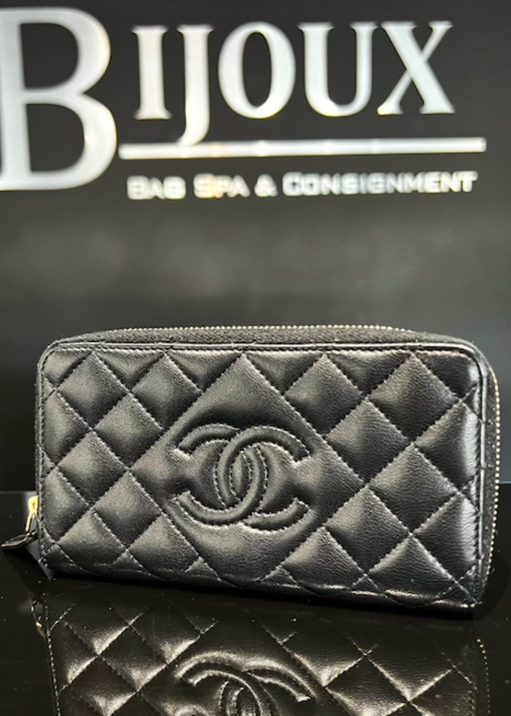 Chanel SOLD - Chanel Diamond Quilted Mini Wallet