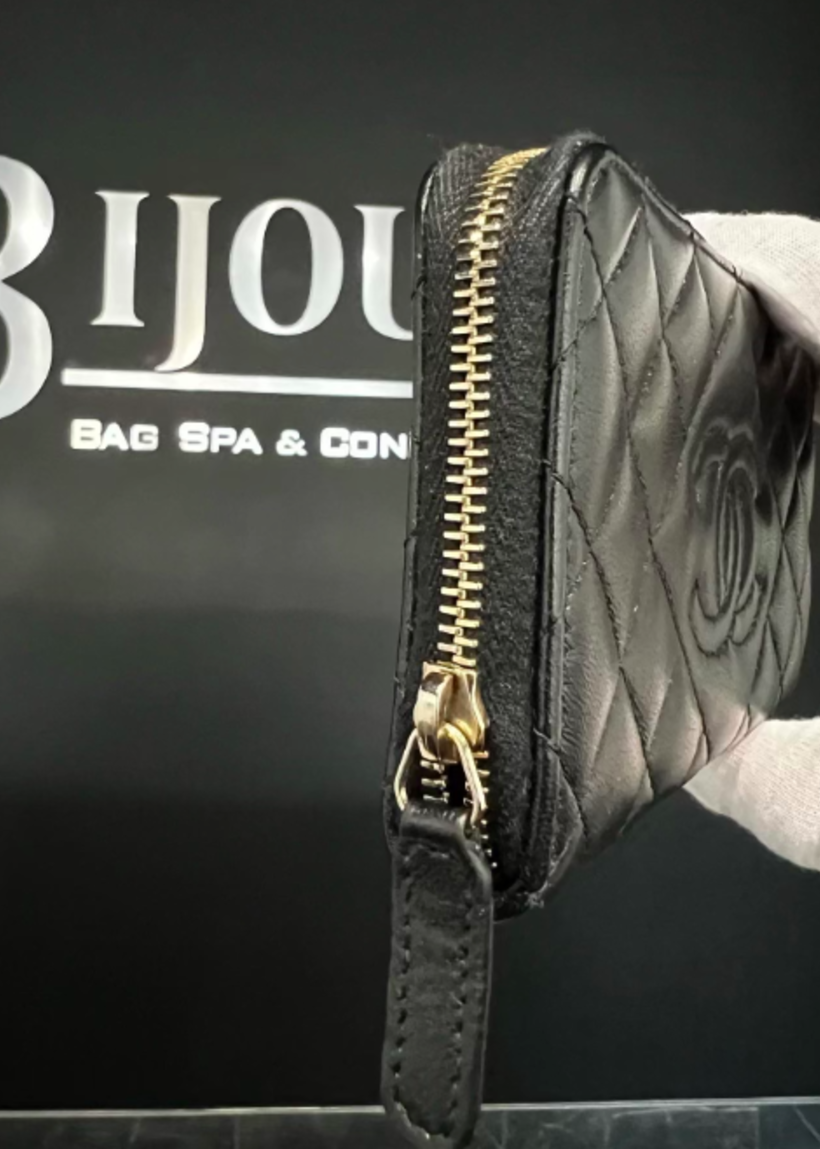 Chanel SOLD - Chanel Diamond Quilted Mini Wallet