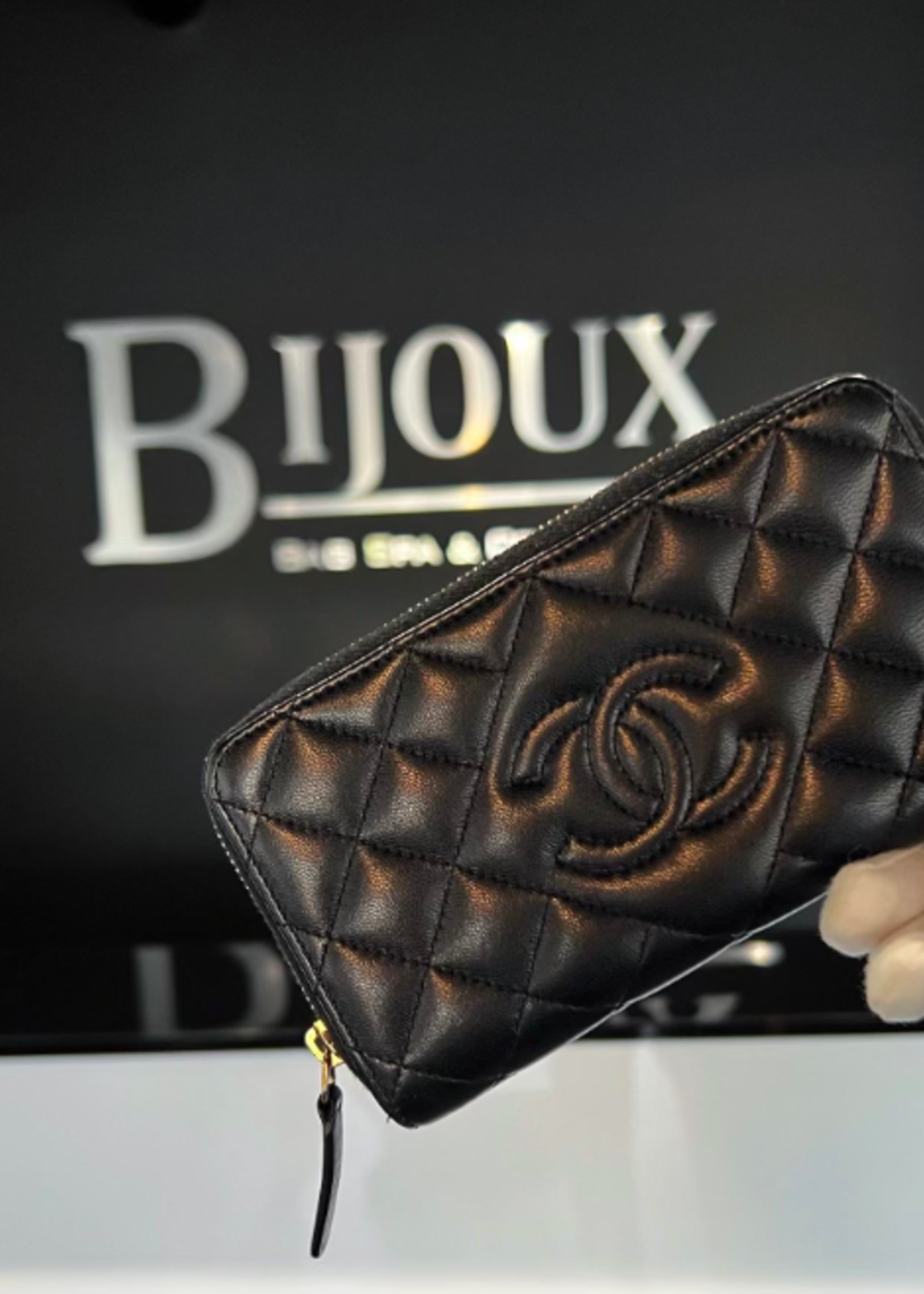 Chanel SOLD - Chanel Diamond Quilted Mini Wallet