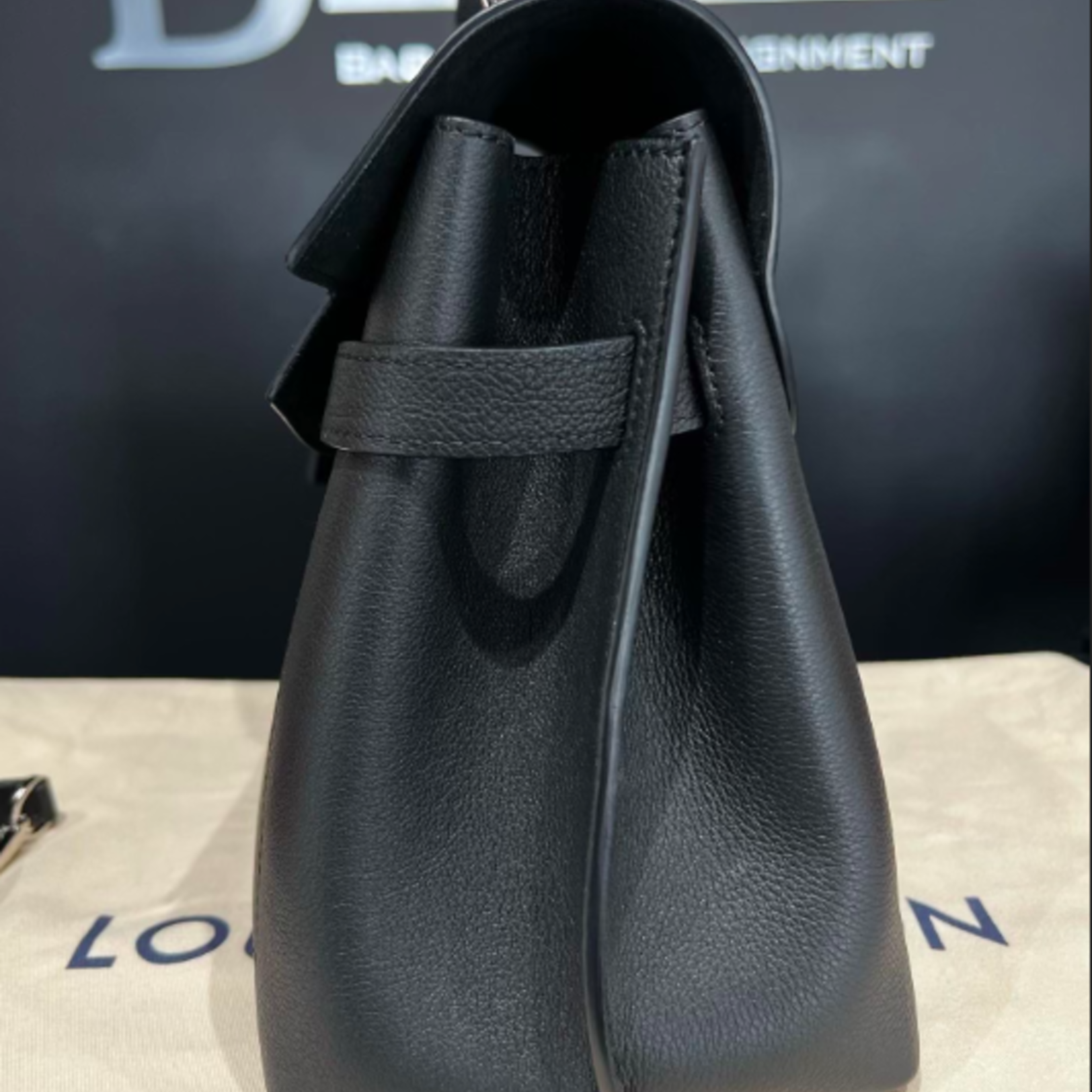 Louis Vuitton SOLD - Louis Vuitton Lock Me Ever MM