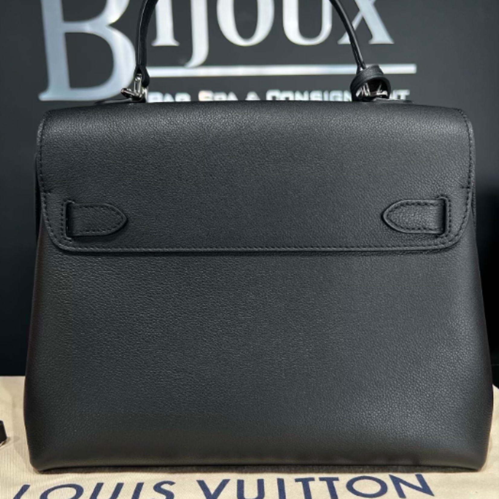 Louis Vuitton SOLD - Louis Vuitton Lock Me Ever MM