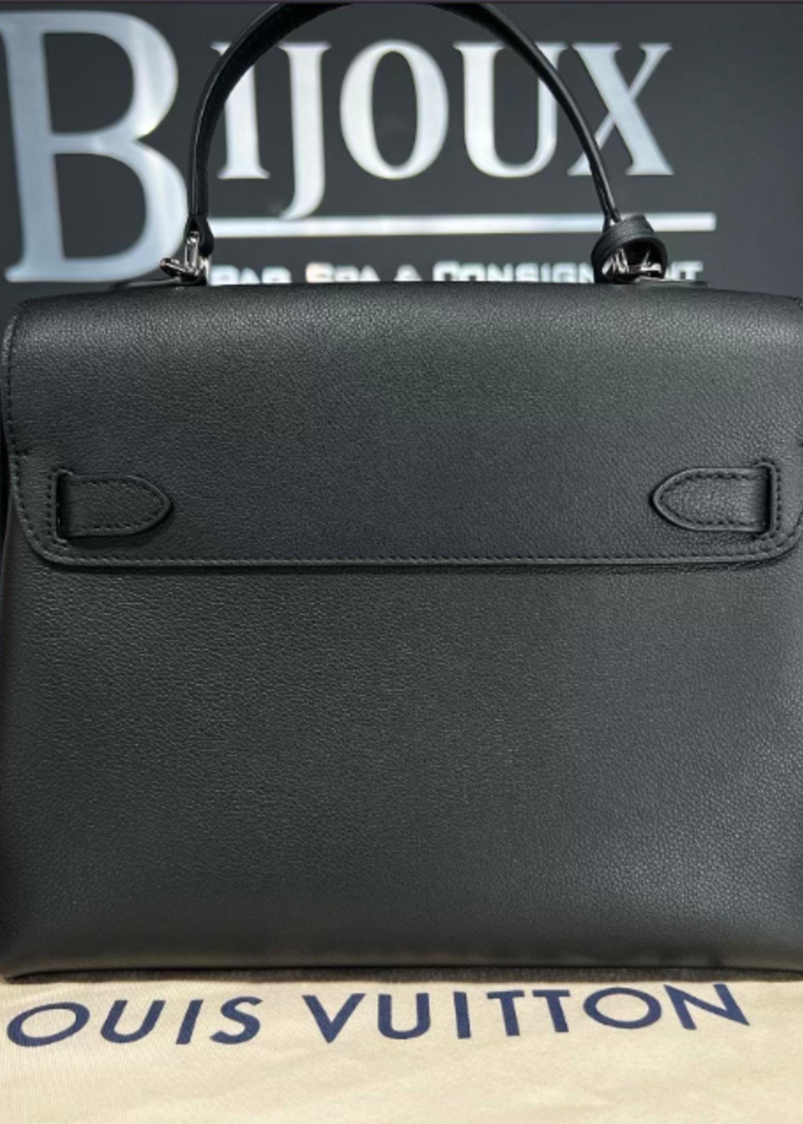 Louis Vuitton SOLD - Louis Vuitton Lock Me Ever MM
