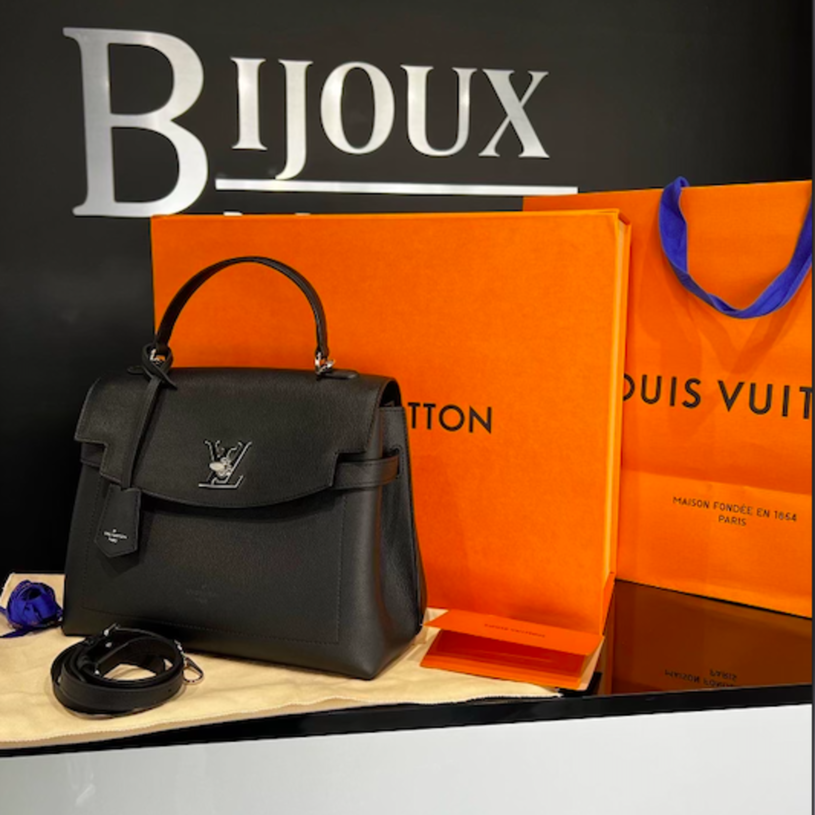 Louis Vuitton SOLD - Louis Vuitton Lock Me Ever MM