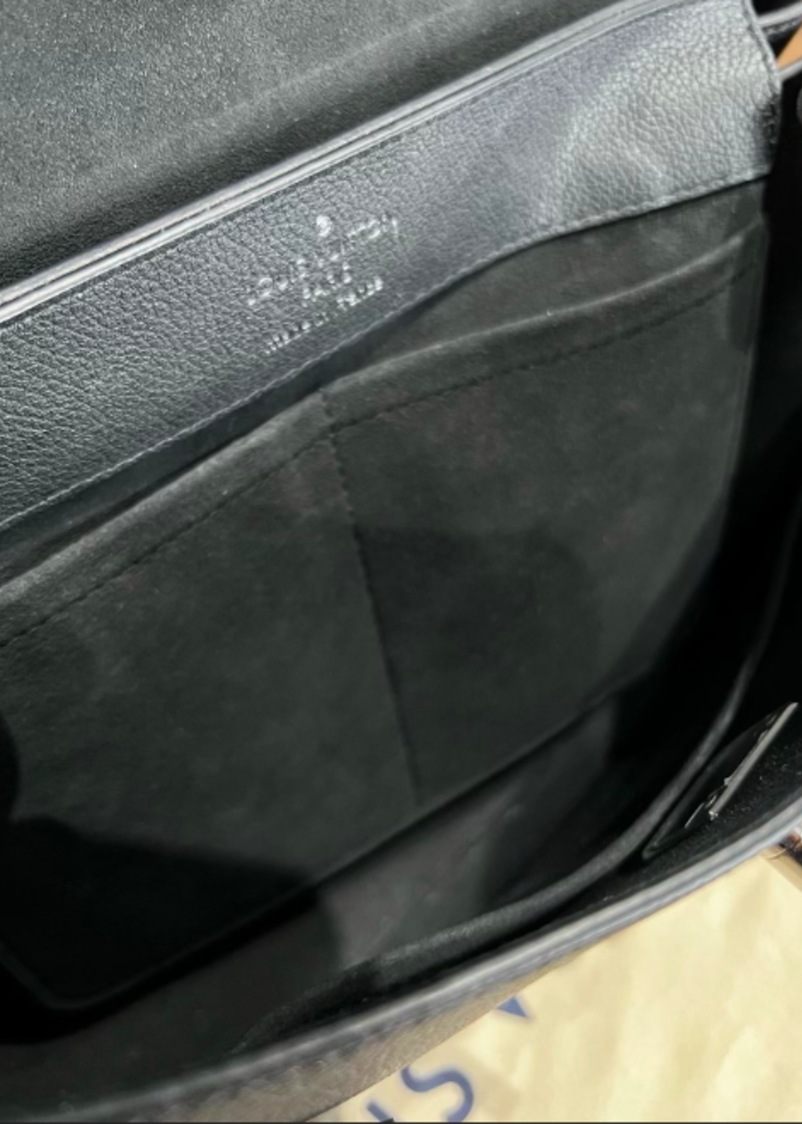 Louis Vuitton SOLD - Louis Vuitton Lock Me Ever MM