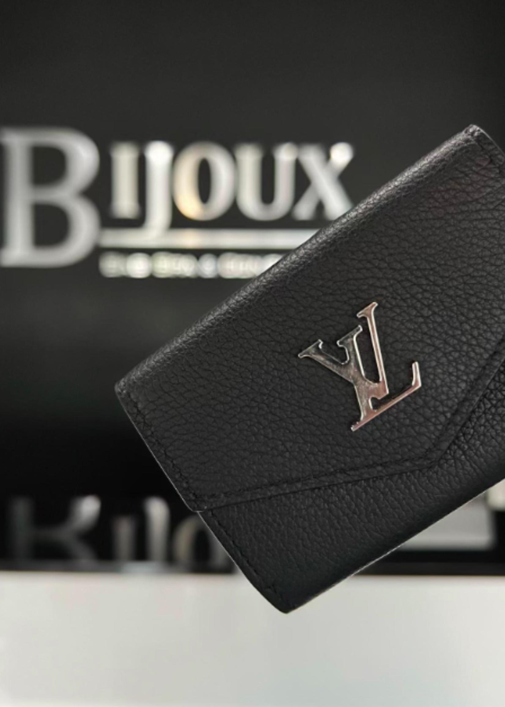 Louis Vuitton Lock Me Mini Wallet - Bijoux Bag Spa & Consignment