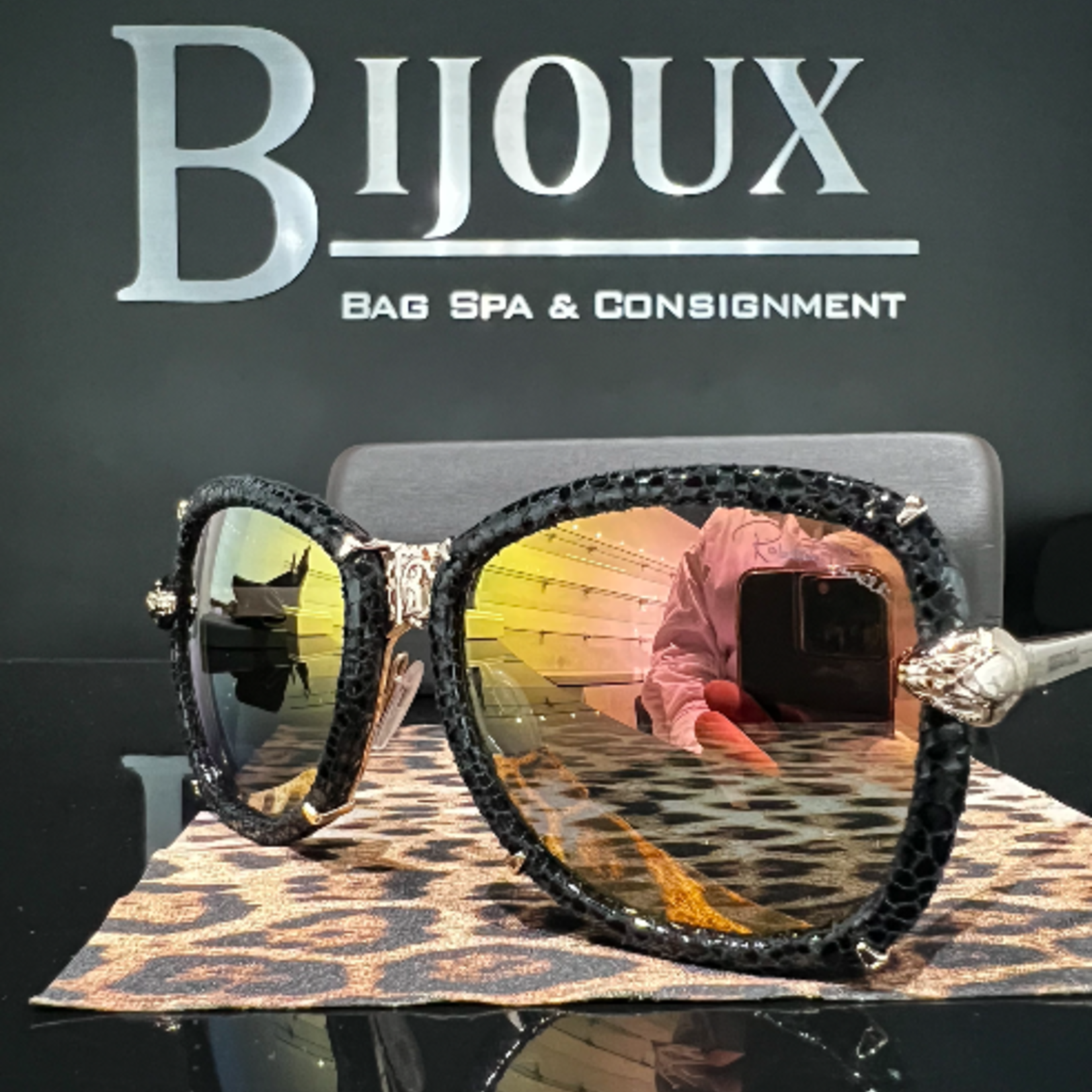 SOLD - ROBERTO CAVALLI MIRFAK 915S SUNGLASSES