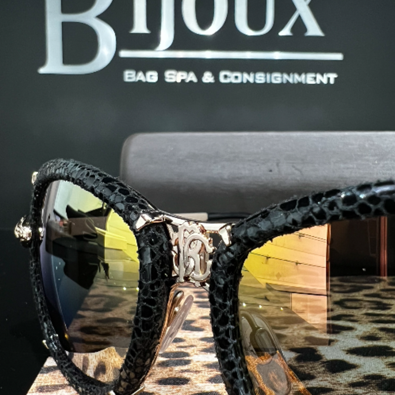 SOLD - ROBERTO CAVALLI MIRFAK 915S SUNGLASSES