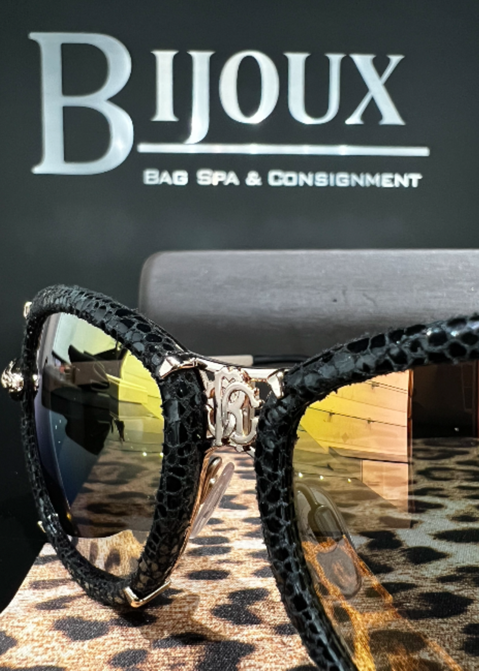 SOLD - ROBERTO CAVALLI MIRFAK 915S SUNGLASSES