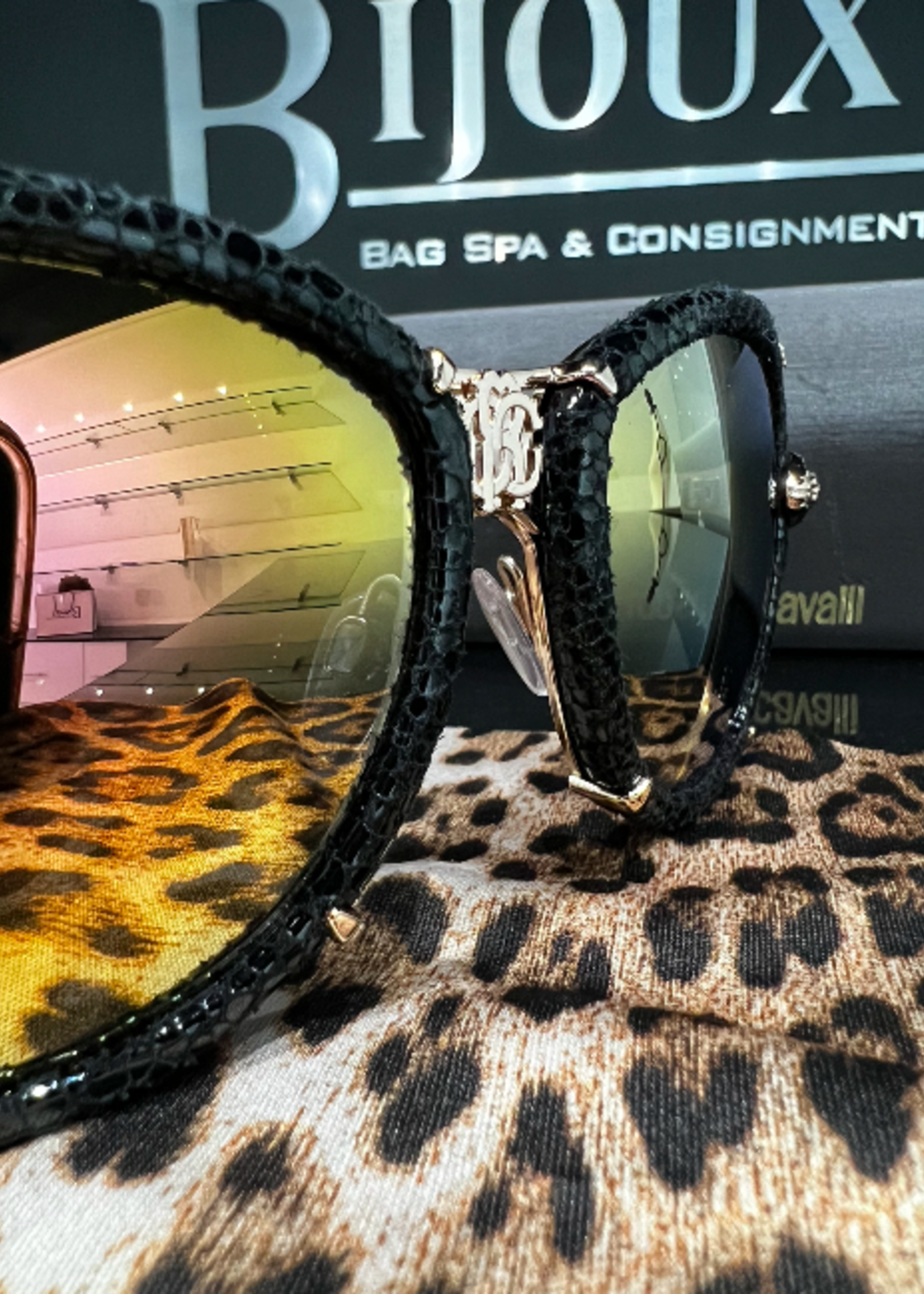 SOLD - ROBERTO CAVALLI MIRFAK 915S SUNGLASSES