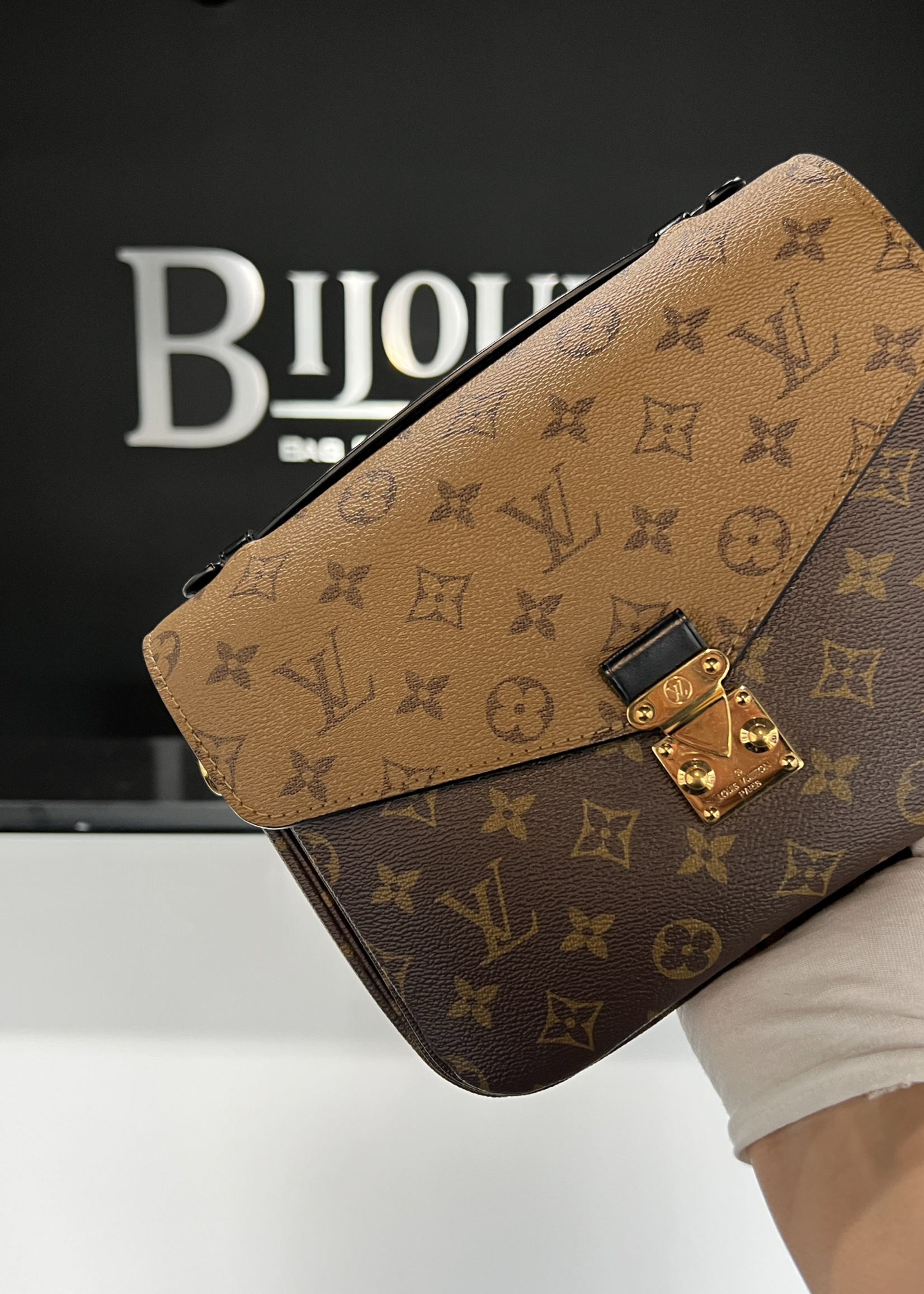 Louis Vuitton SOLD - Louis Vuitton Pochette Metis