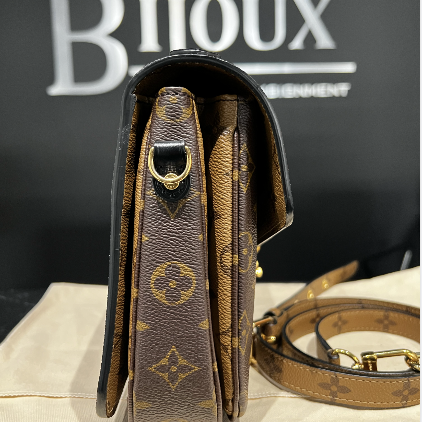 Louis Vuitton SOLD - Louis Vuitton Pochette Metis