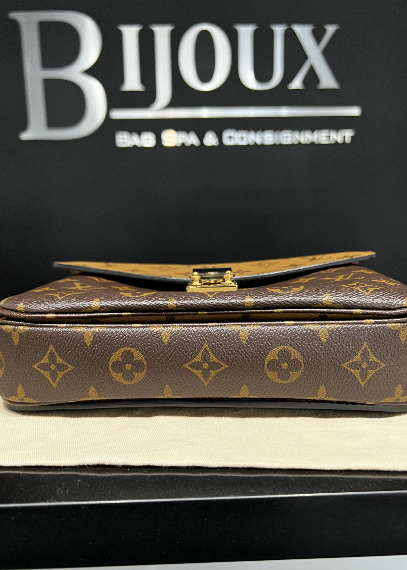 Louis Vuitton SOLD - Louis Vuitton Pochette Metis
