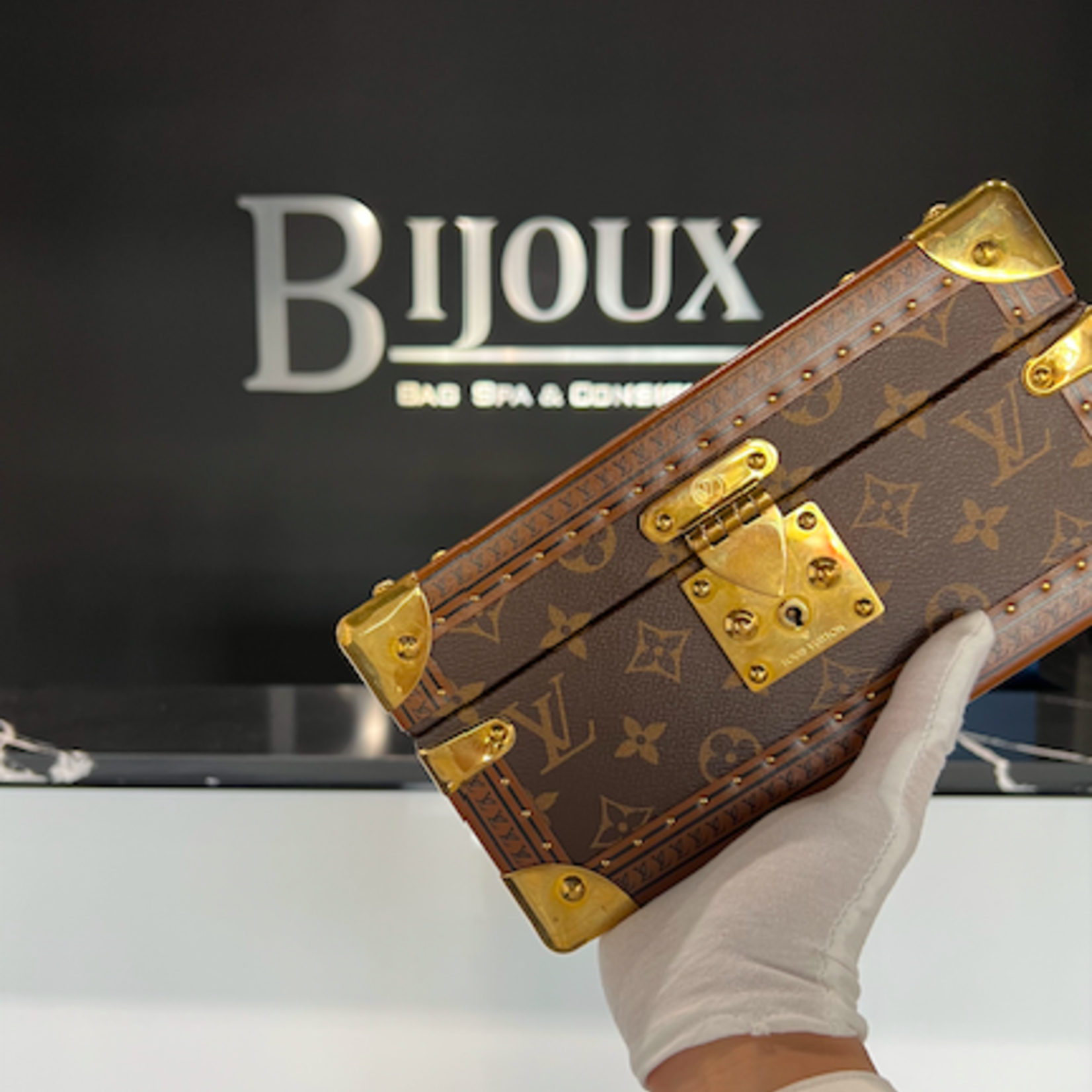 Louis Vuitton SOLD - Louis Vuitton Coffret Tresor 24