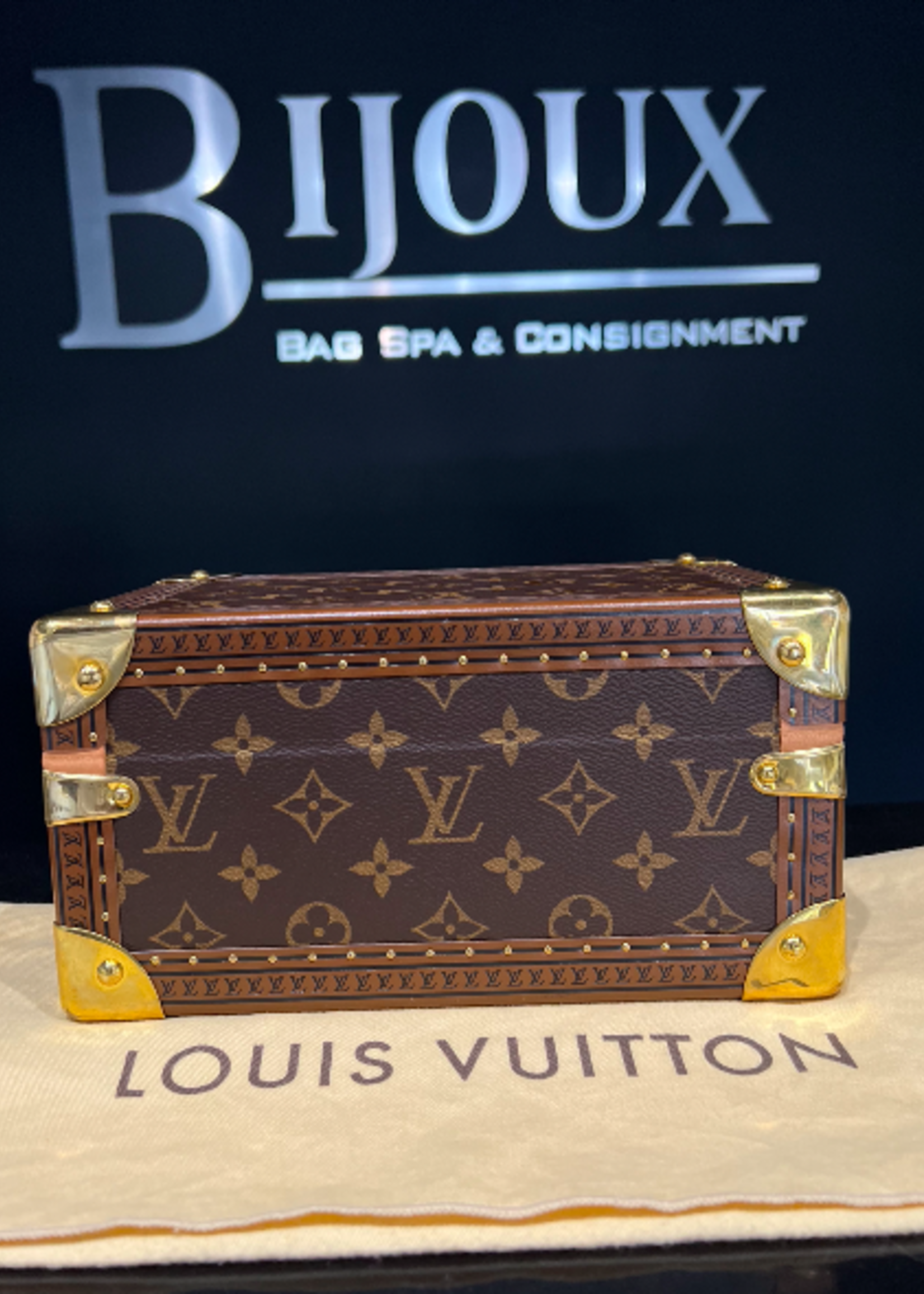 Louis Vuitton SOLD - Louis Vuitton Coffret Tresor 24