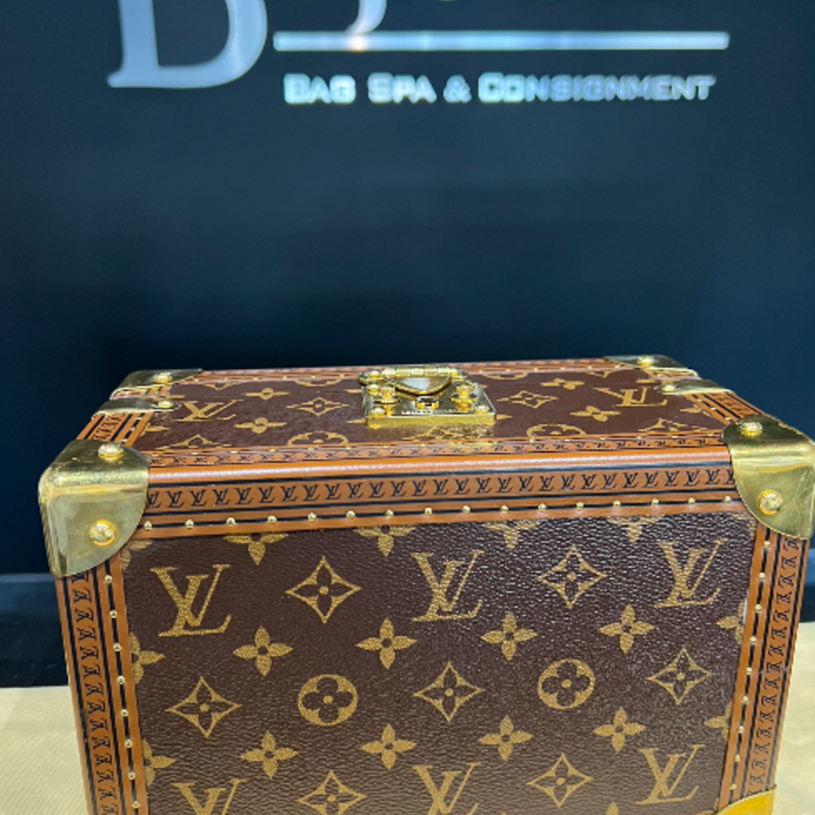 Louis Vuitton SOLD - Louis Vuitton Coffret Tresor 24