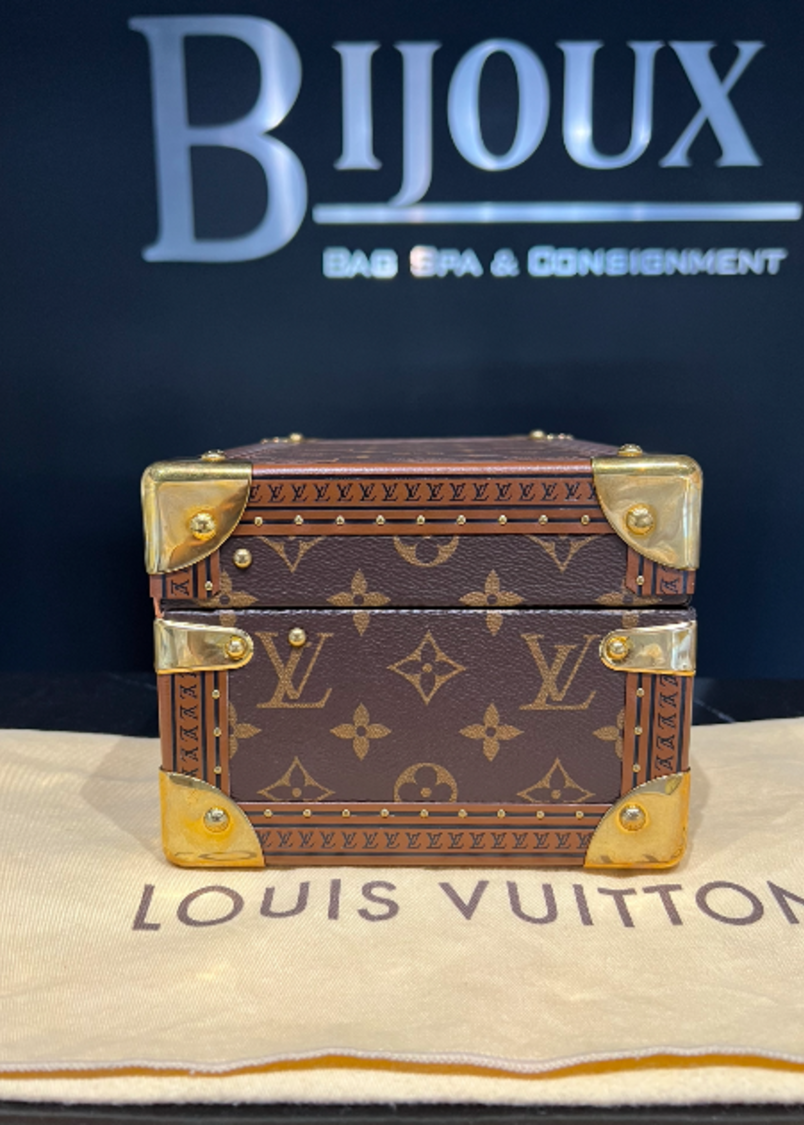 Louis Vuitton SOLD - Louis Vuitton Coffret Tresor 24