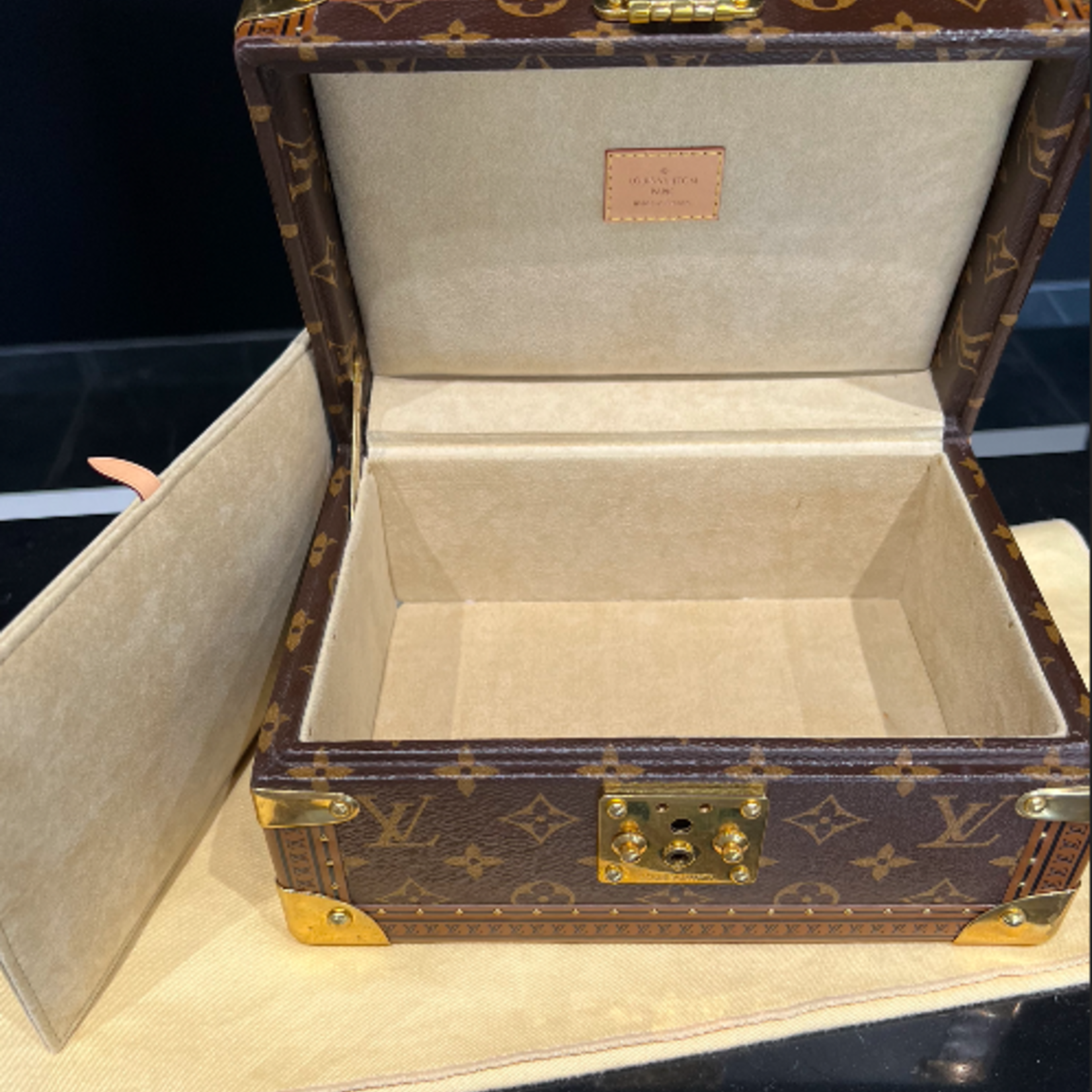 Louis Vuitton SOLD - Louis Vuitton Coffret Tresor 24