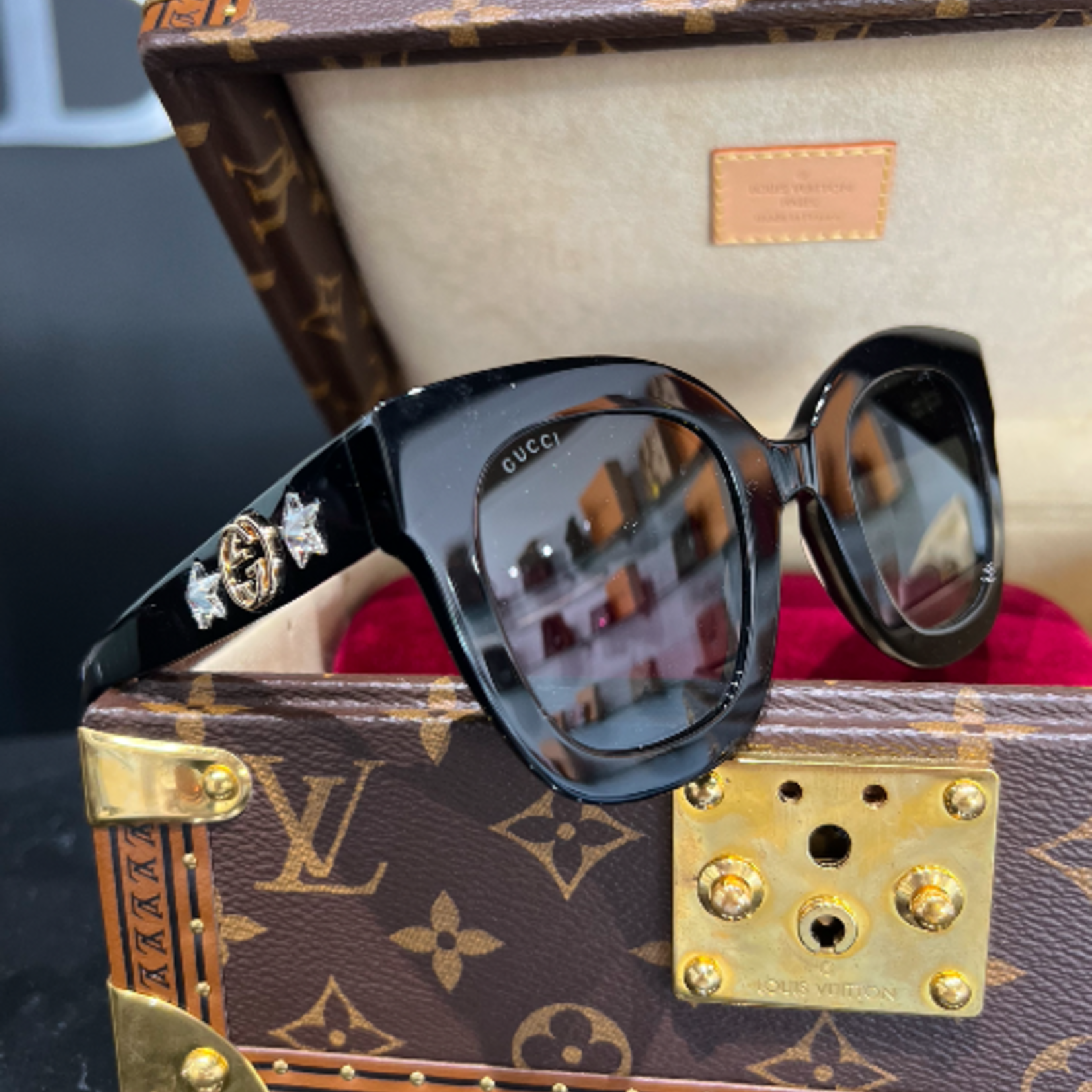 Gucci SOLD - Gucci Star Sunglasses GG0208S