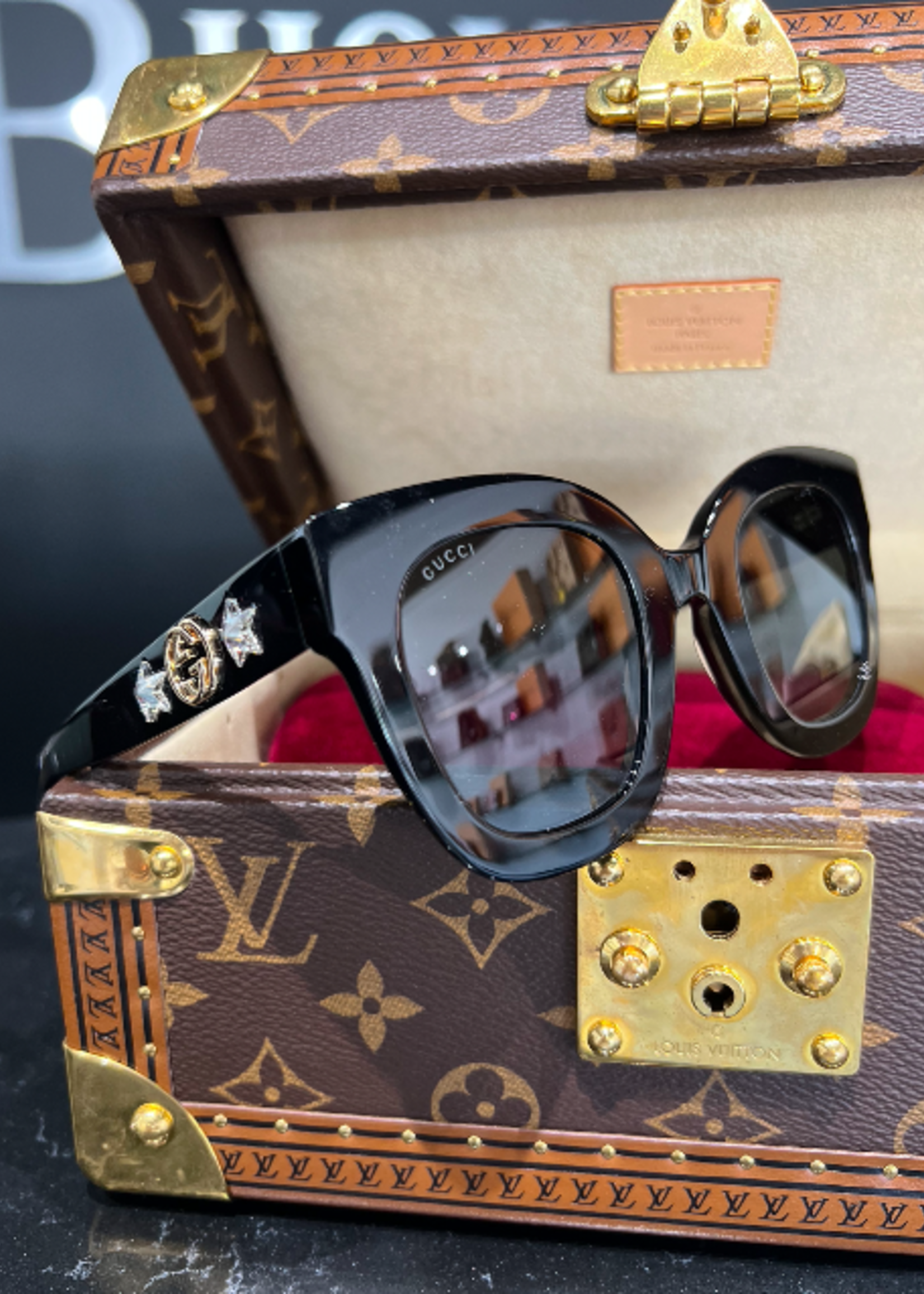 Gucci SOLD - Gucci Star Sunglasses GG0208S