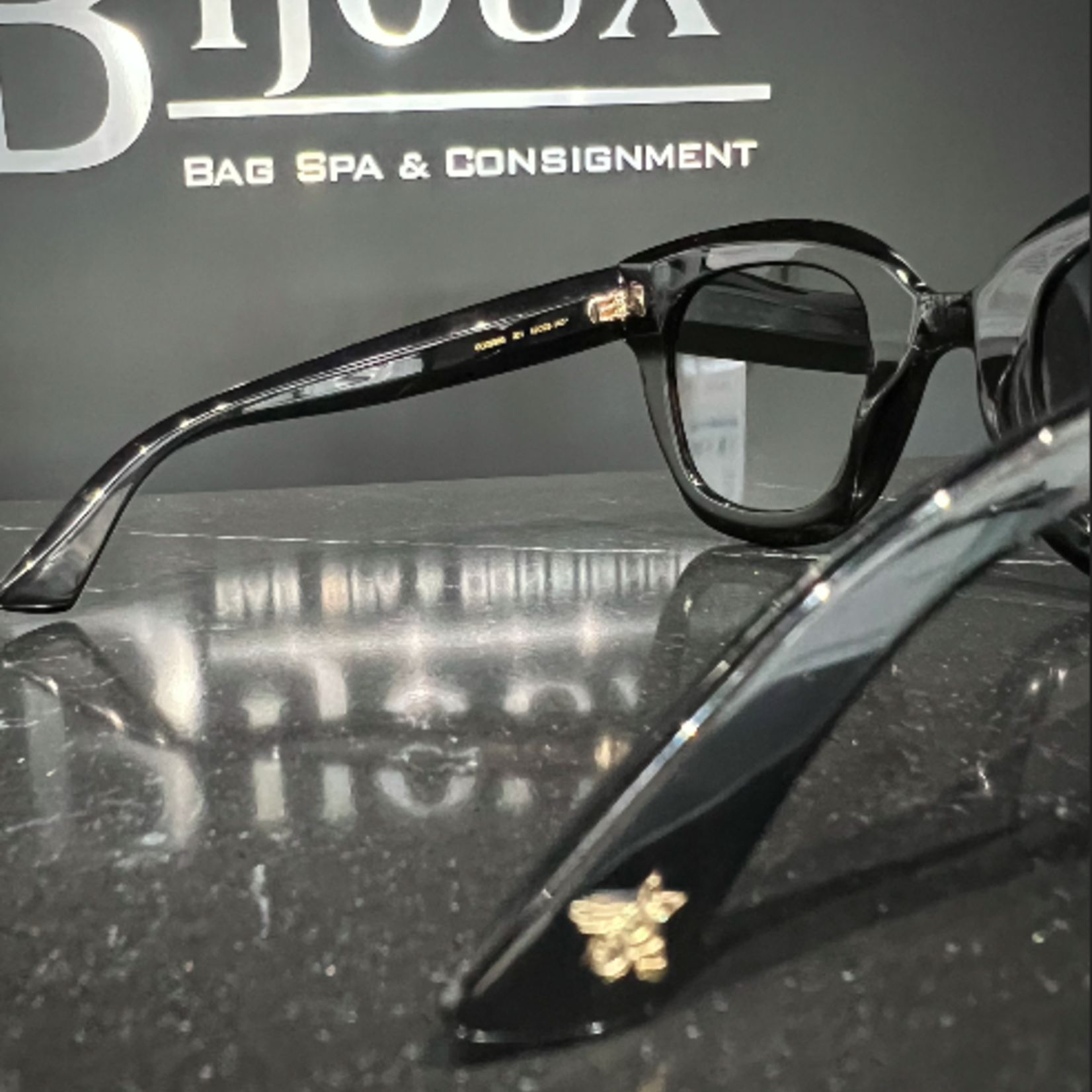 Gucci SOLD - Gucci Star Sunglasses GG0208S