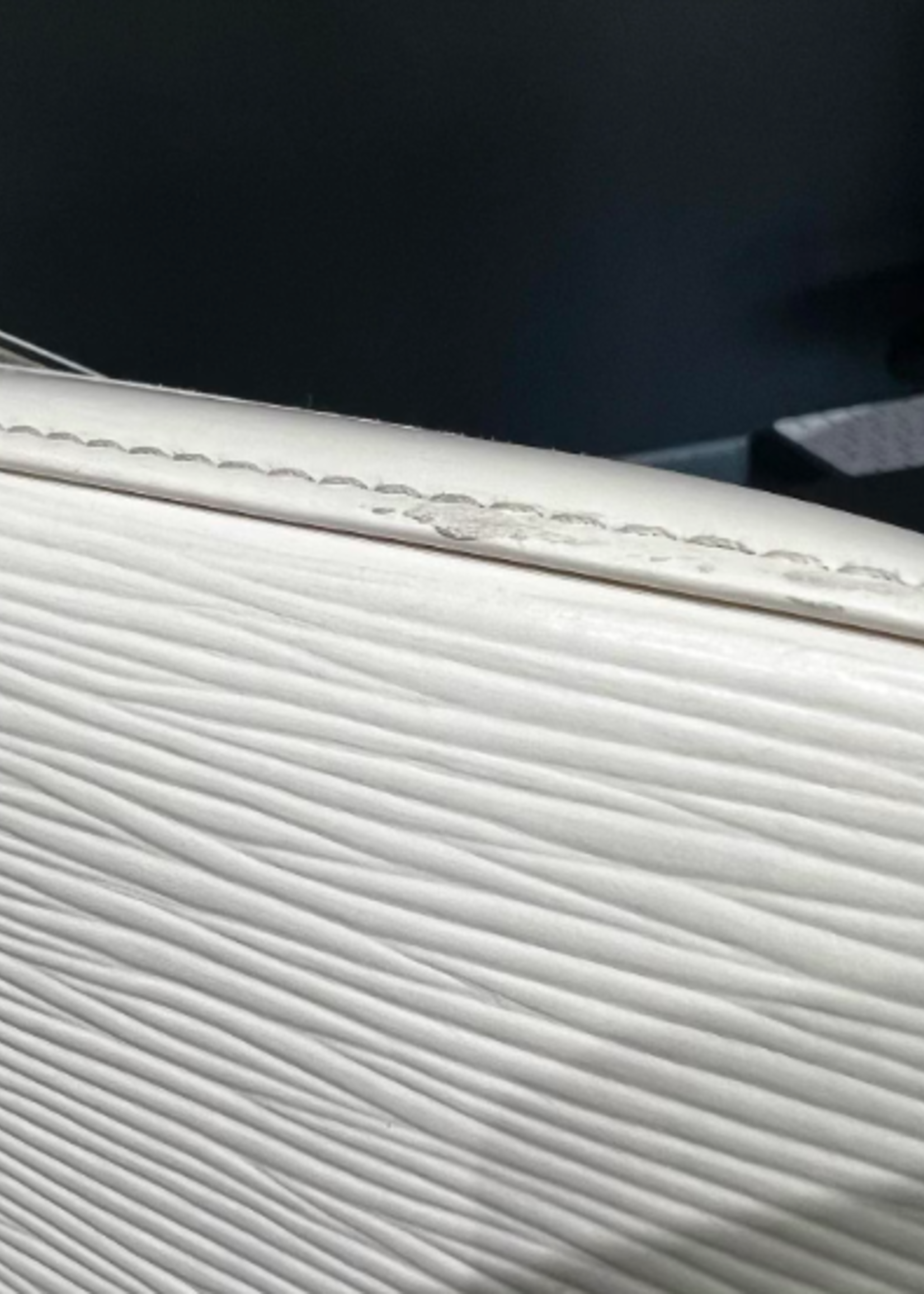 Louis Vuitton SOLD - LOUIS VUITTON ALMA PM EPI LEATHER WHITE