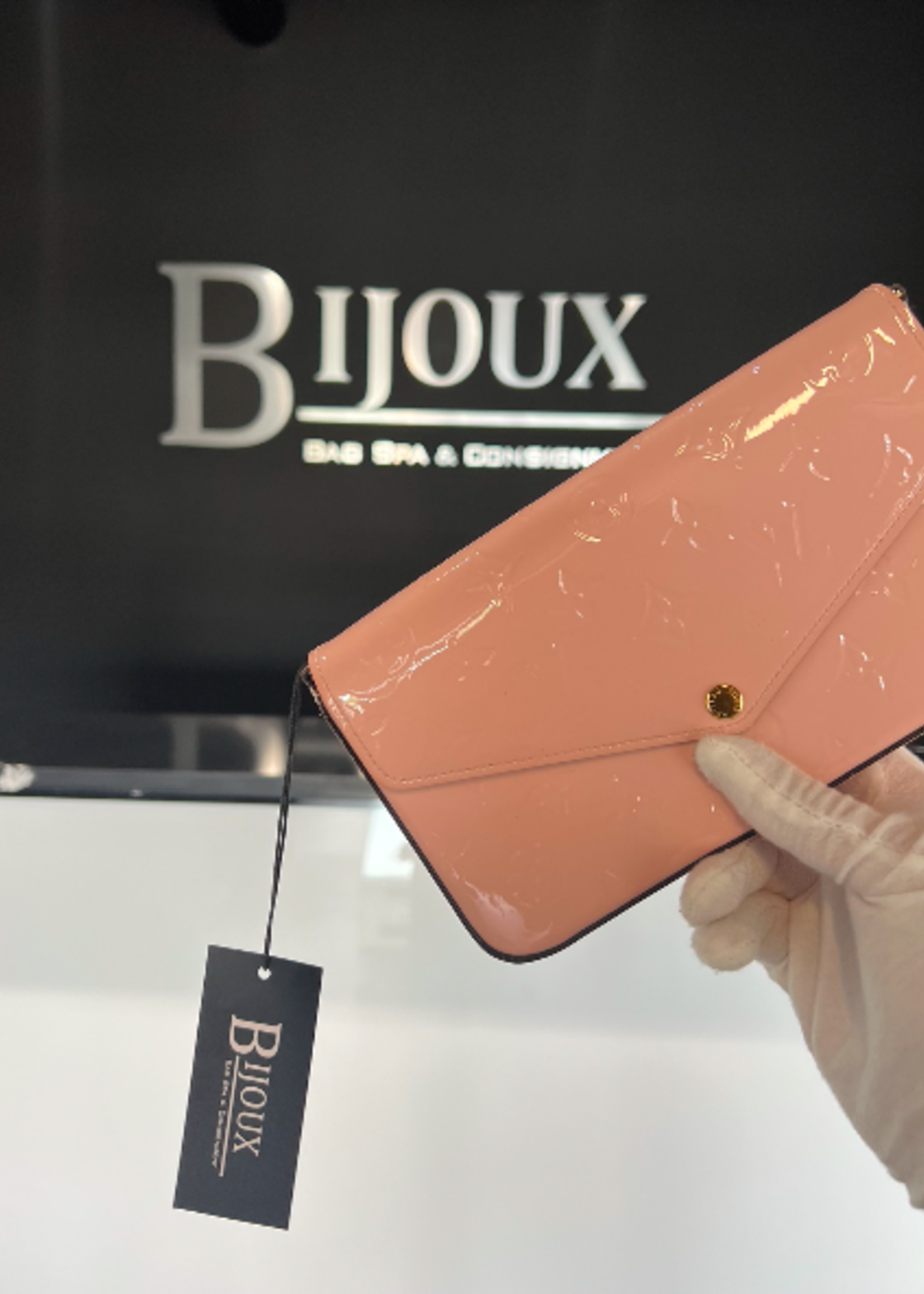 Louis Vuitton SOLD - Louis Vuitton Pochette Felicie Rose Patent