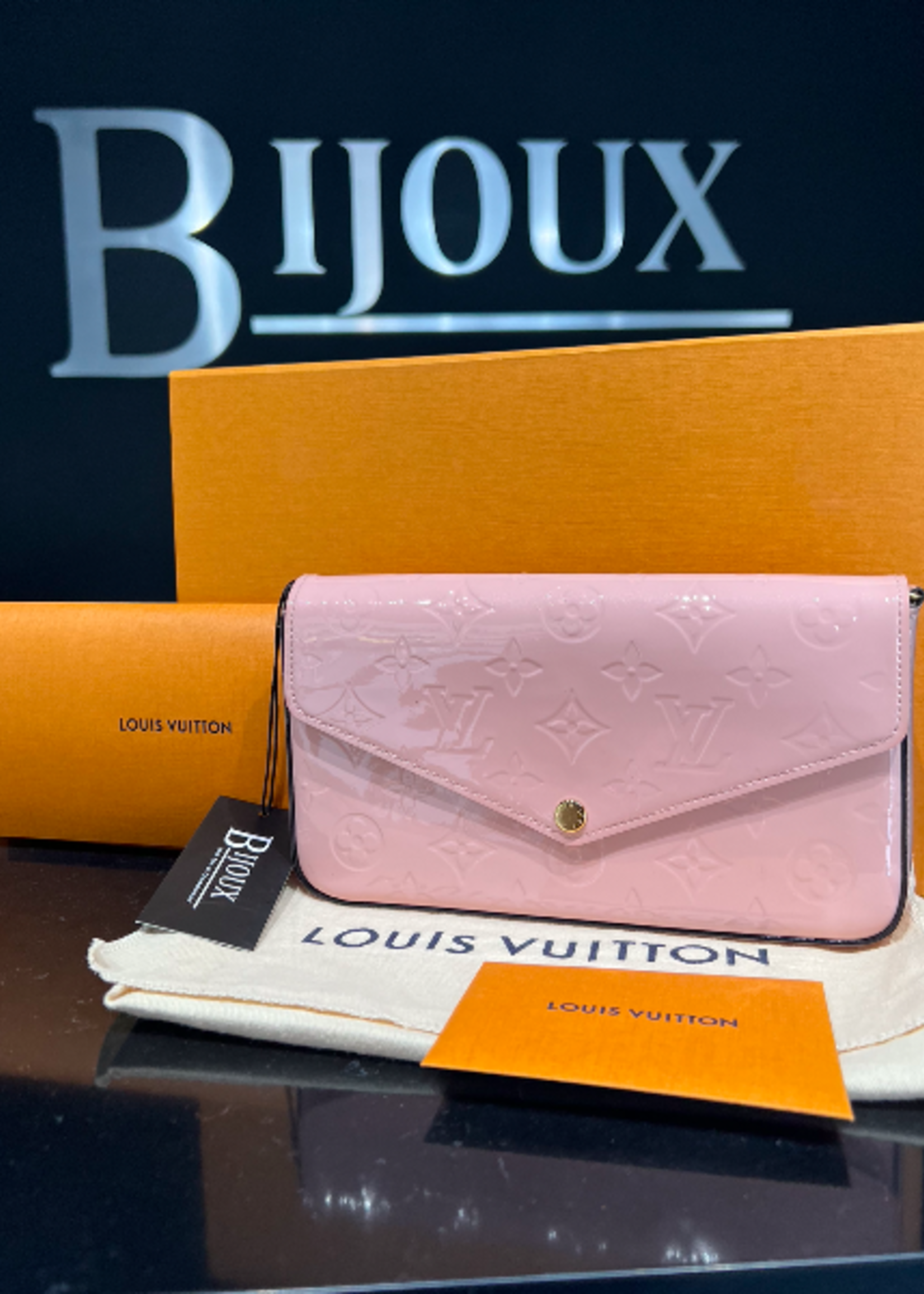 Louis Vuitton SOLD - Louis Vuitton Pochette Felicie Rose Patent