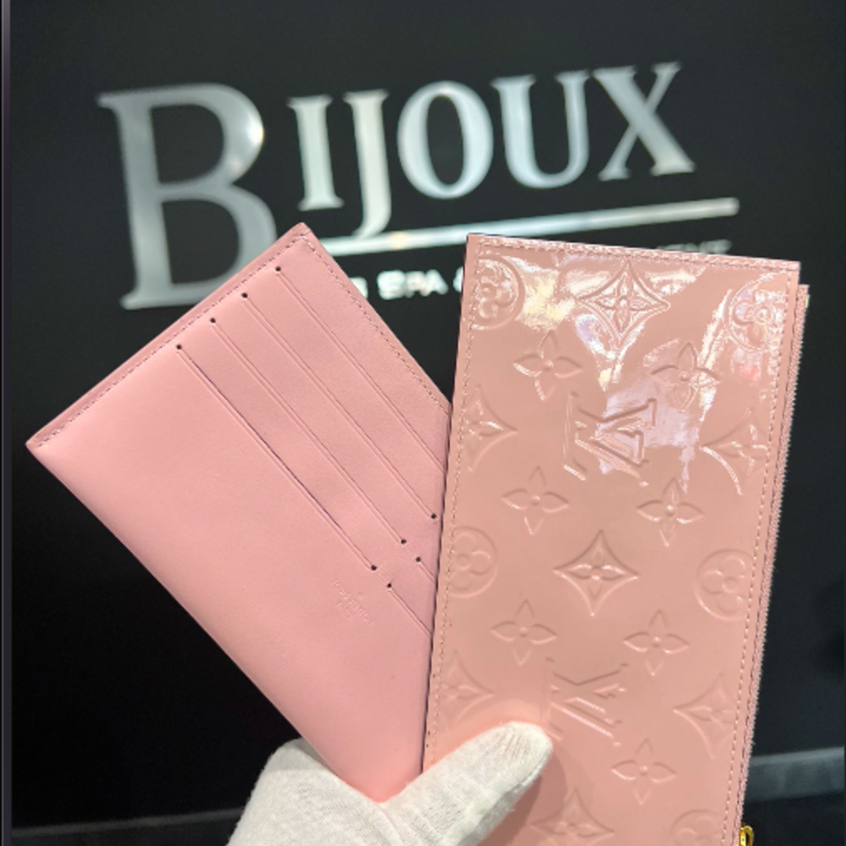 Louis Vuitton SOLD - Louis Vuitton Pochette Felicie Rose Patent