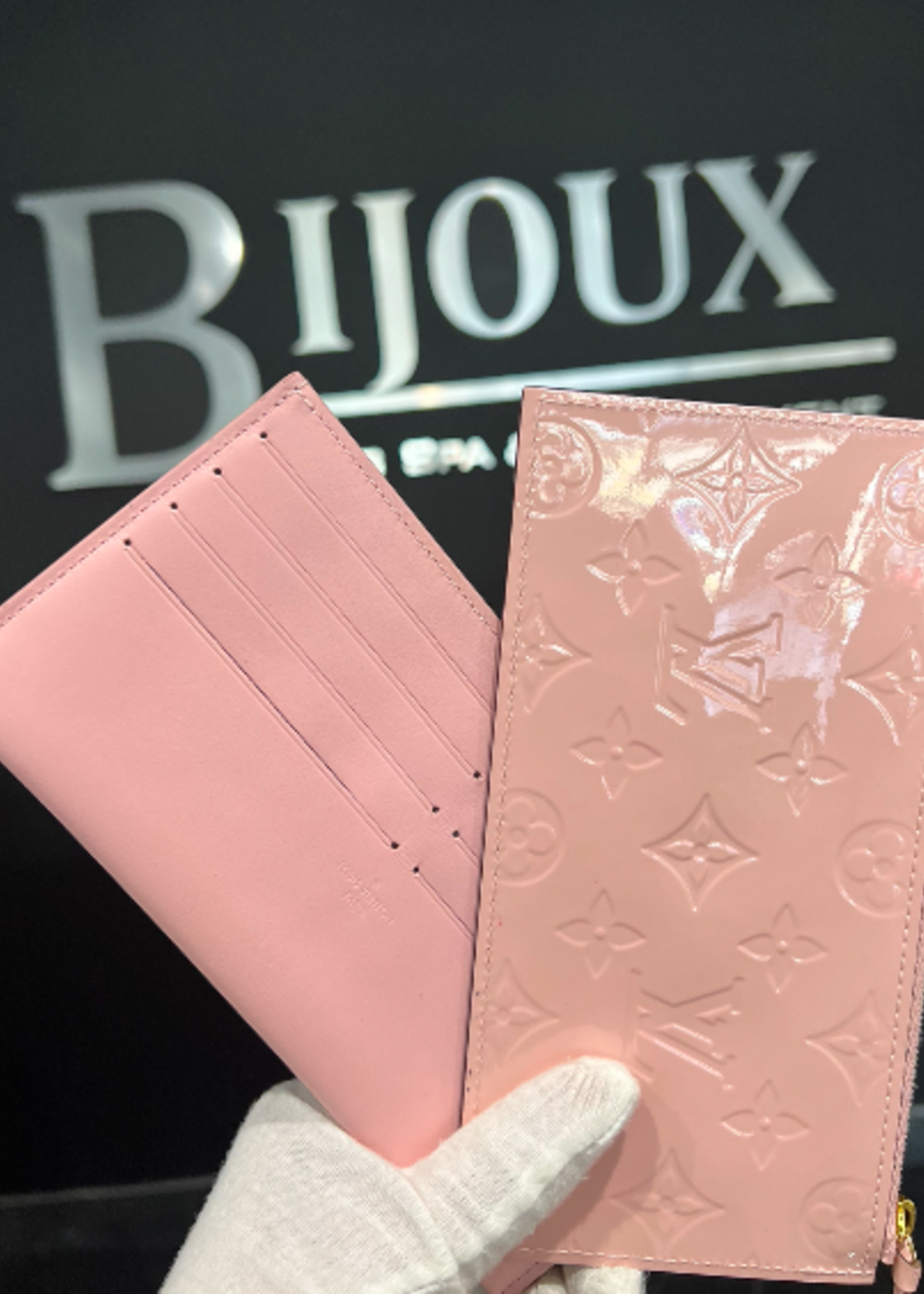 Louis Vuitton SOLD - Louis Vuitton Pochette Felicie Rose Patent