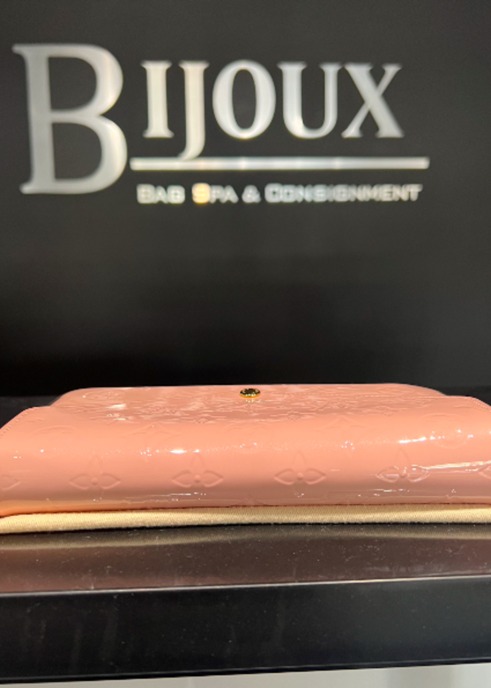 Louis Vuitton SOLD - Louis Vuitton Pochette Felicie Rose Patent