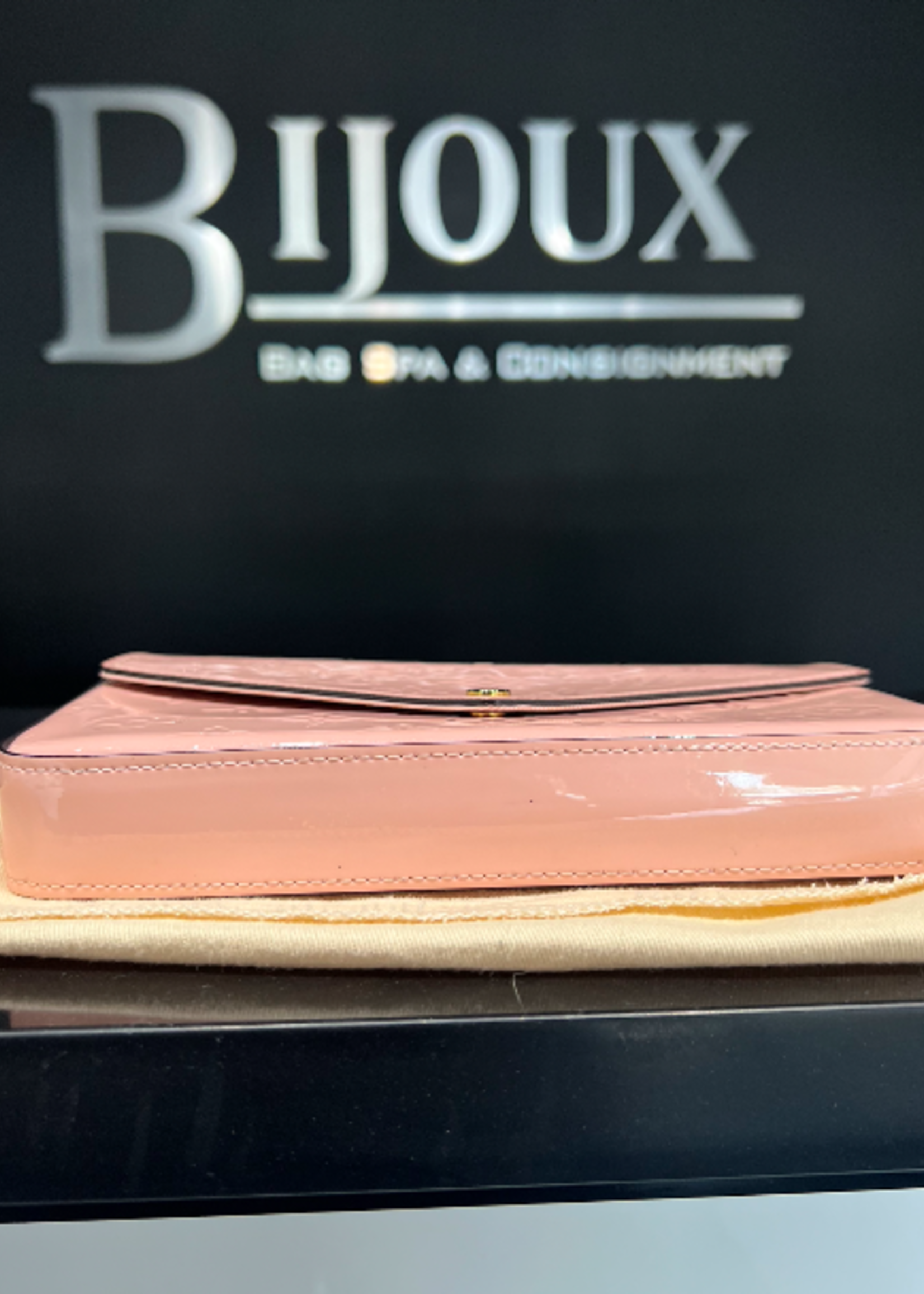 Louis Vuitton SOLD - Louis Vuitton Pochette Felicie Rose Patent