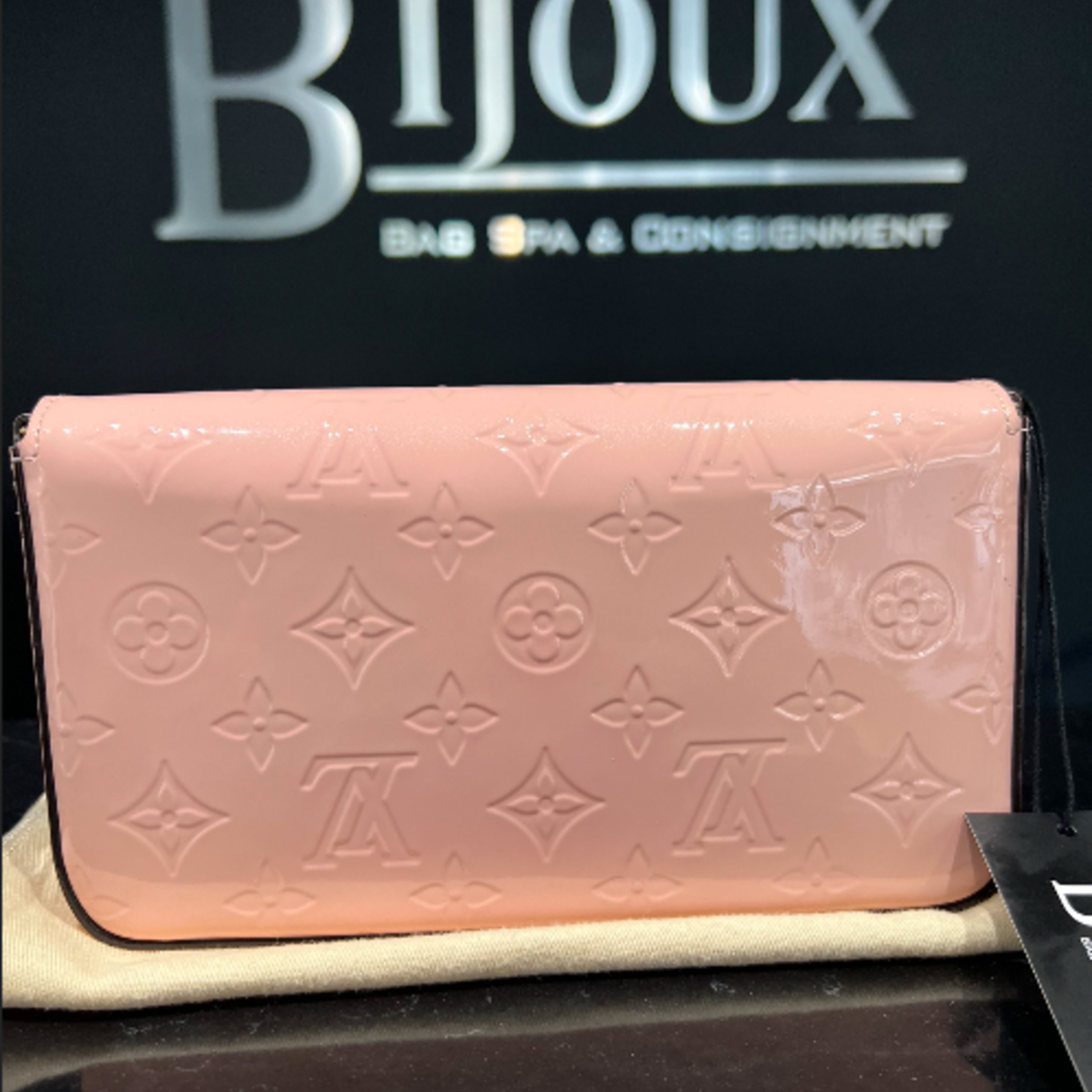 Louis Vuitton SOLD - Louis Vuitton Pochette Felicie Rose Patent