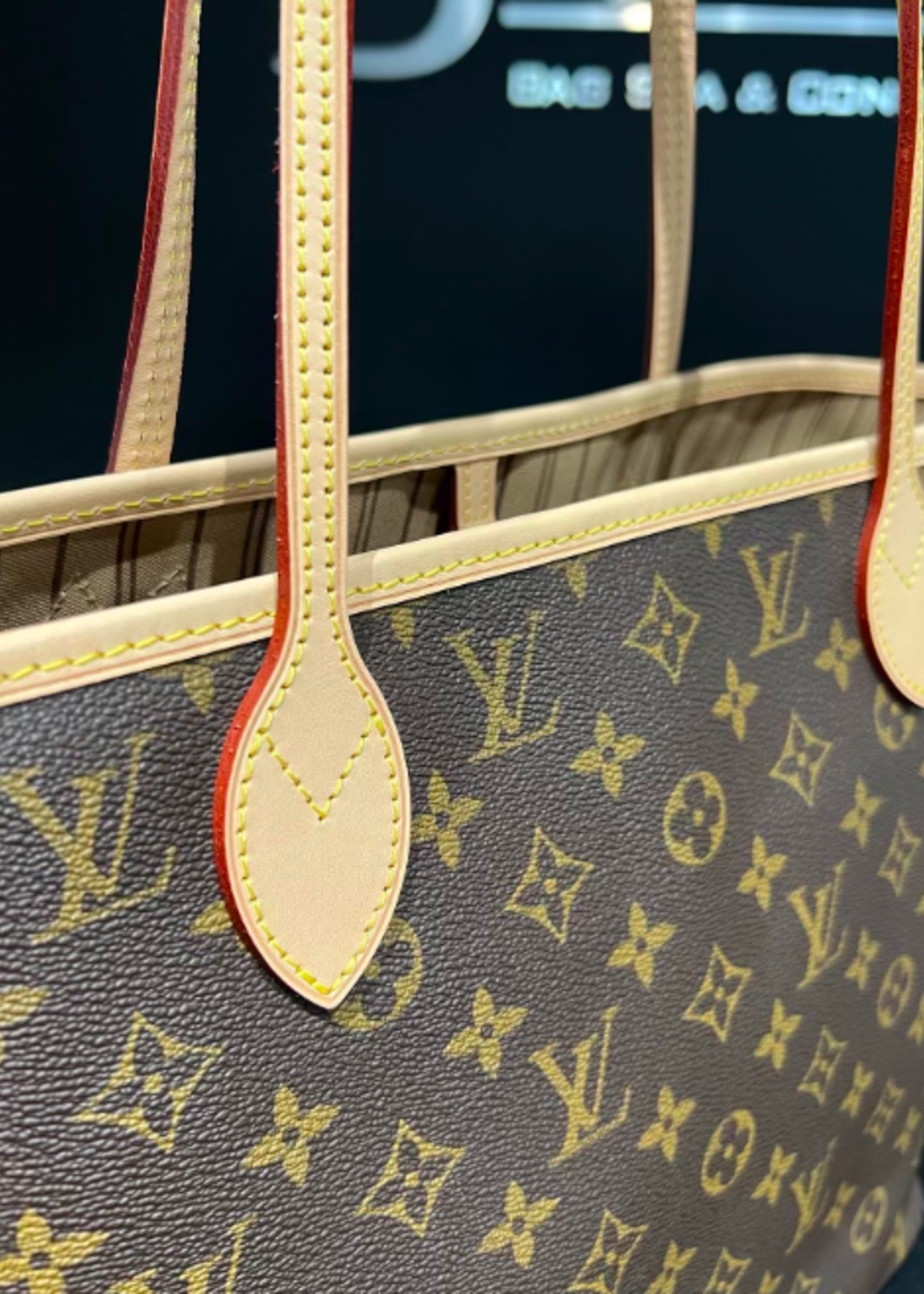 Louis Vuitton SOLD - Louis Vuitton Neverfull Monogram MM