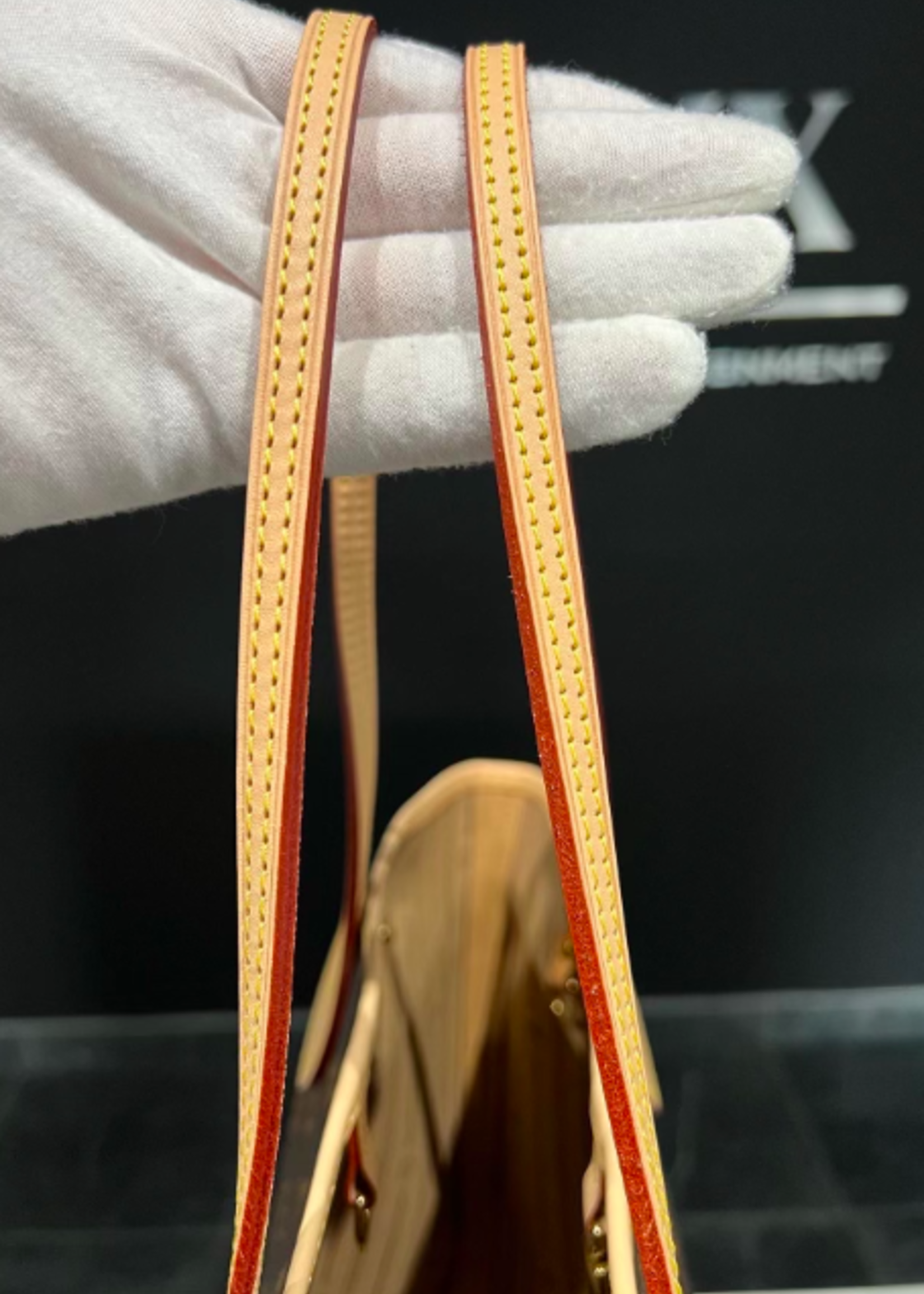 Louis Vuitton SOLD - Louis Vuitton Neverfull Monogram MM