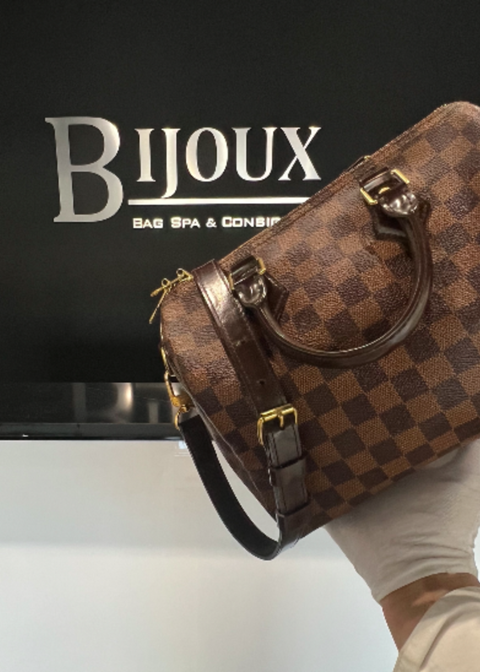 Louis Vuitton SOLD - Speedy 25 Monogram Bandouliere